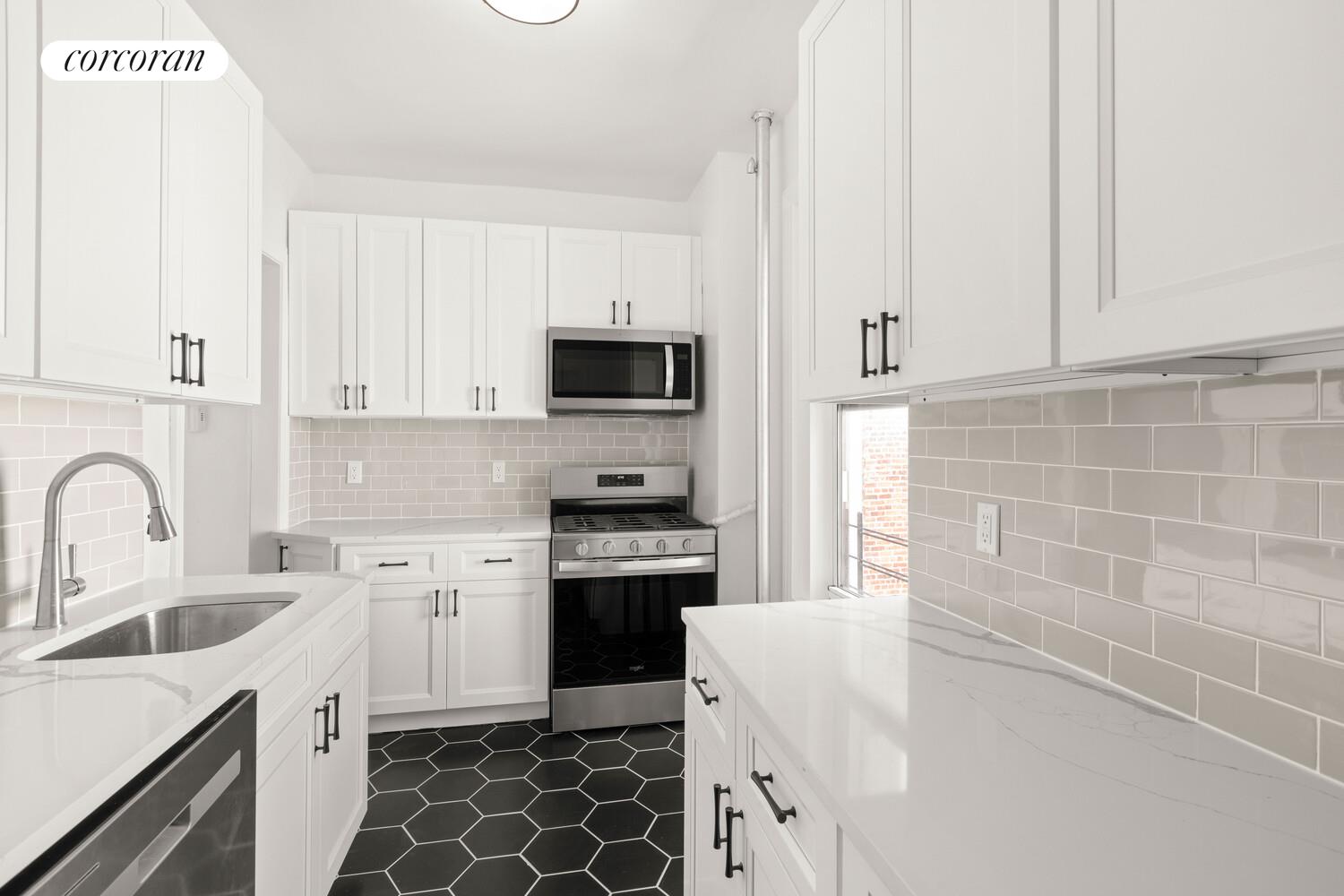 #4 photo, New York City, マンハッタン Washington Heights , NY 10032