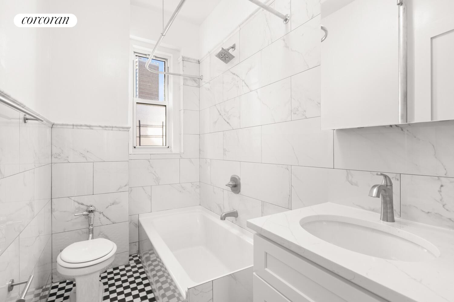 #7 photo, New York City, マンハッタン Washington Heights , NY 10032