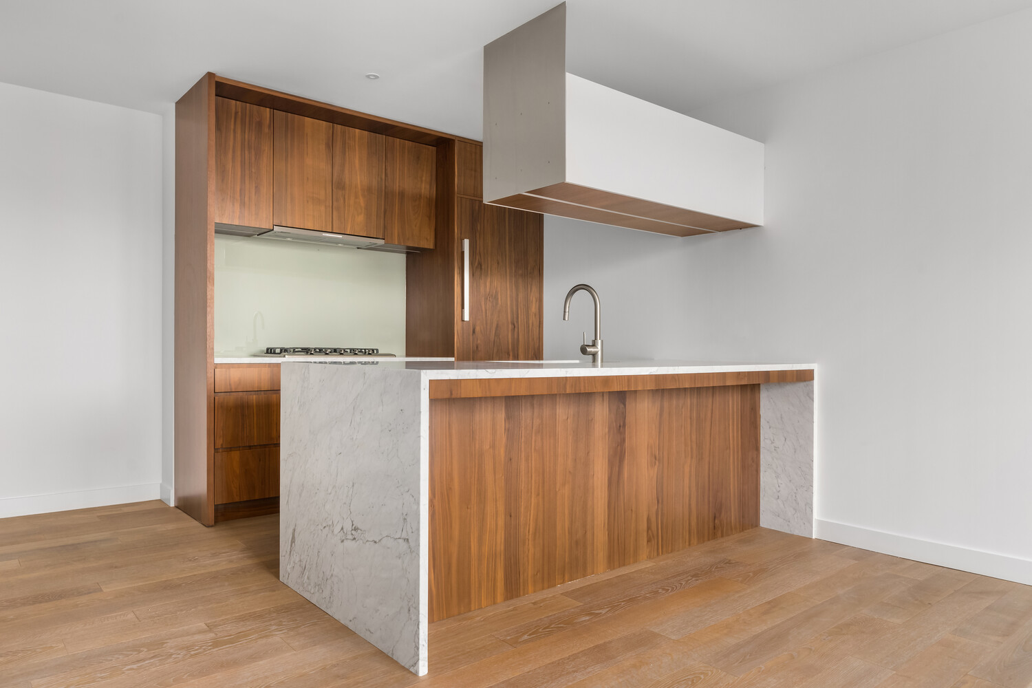 #3 photo, 21-30 44TH Drive, クイーンズ区 Long Island City , NY 11101