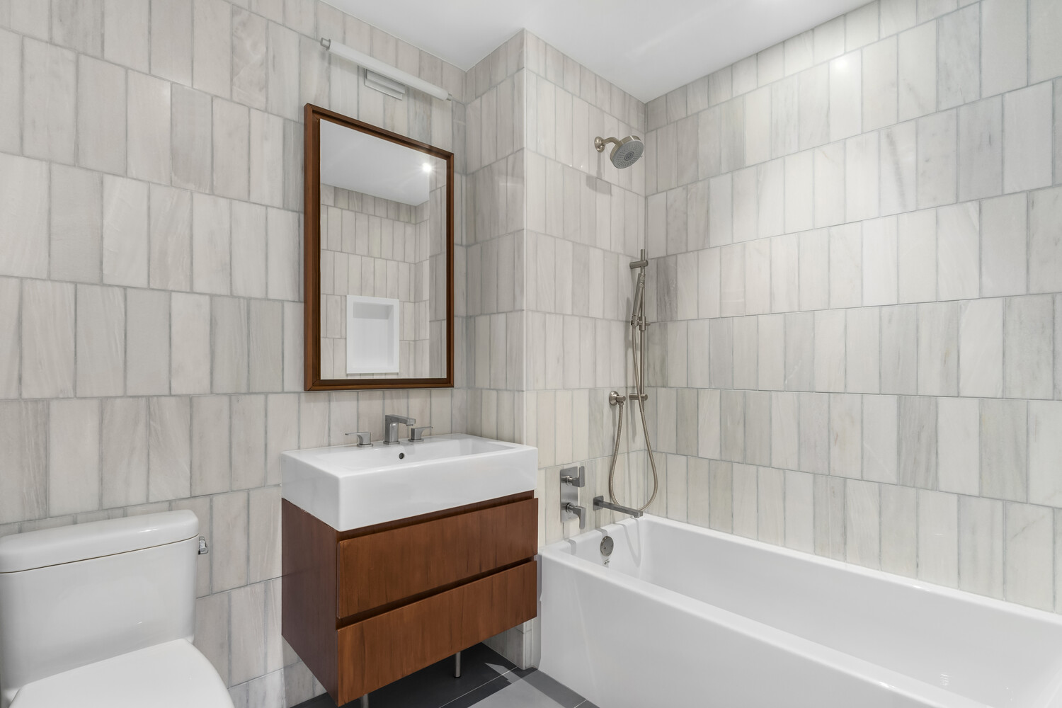 #5 photo, 21-30 44TH Drive, クイーンズ区 Long Island City , NY 11101