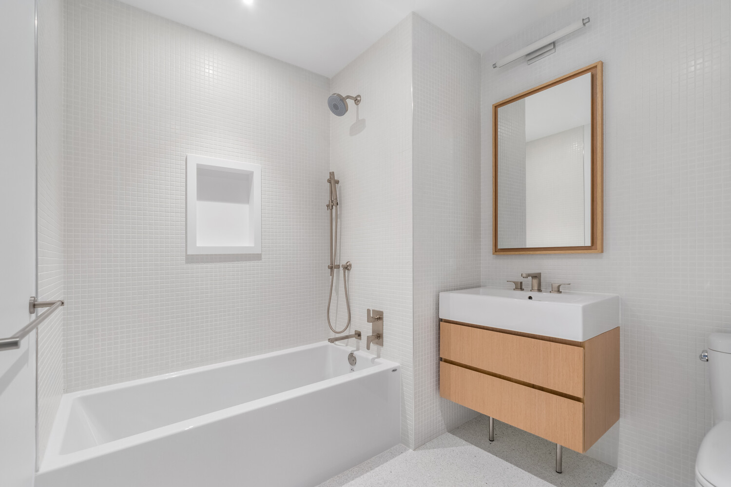 #7 photo, 21-30 44TH Drive, クイーンズ区 Long Island City , NY 11101