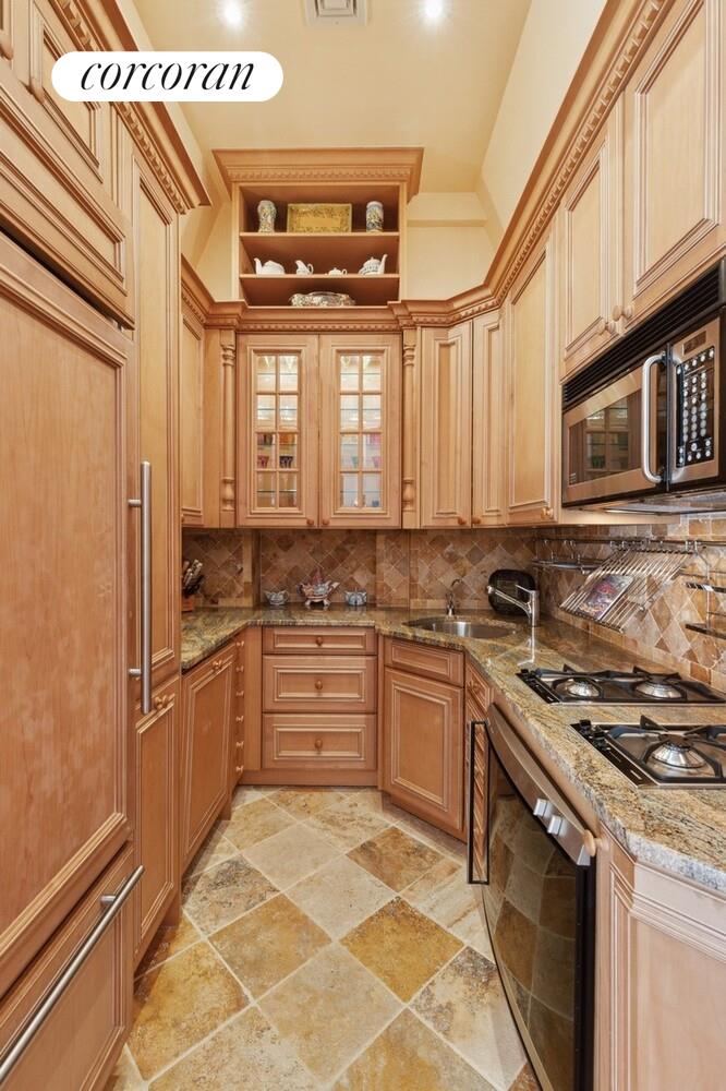 #19 photo, 253 W 73RD Street, Upper West Side , NY 10023