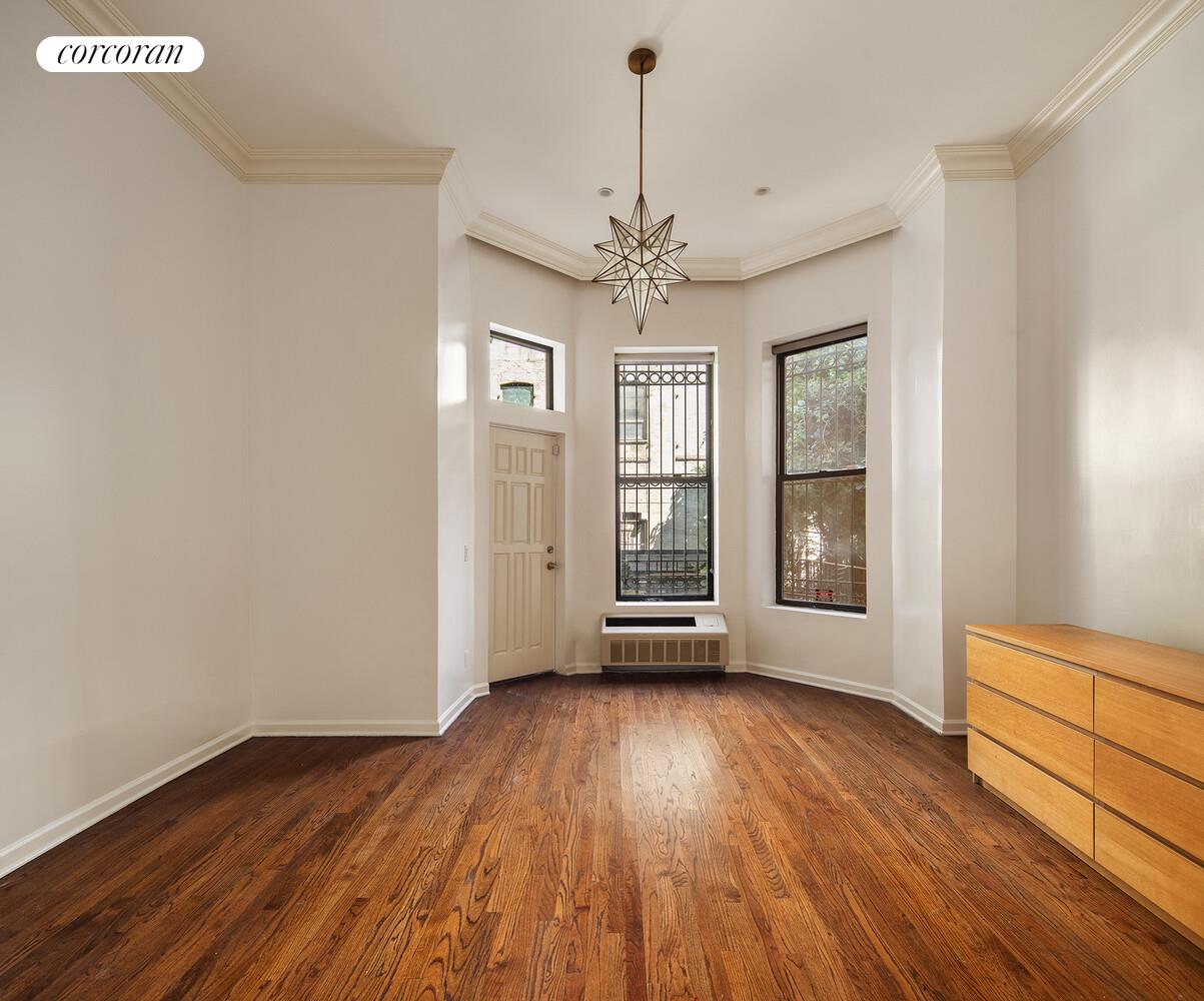 #10 photo, 165 W 126TH Street, マンハッタン Central Harlem , NY 10027