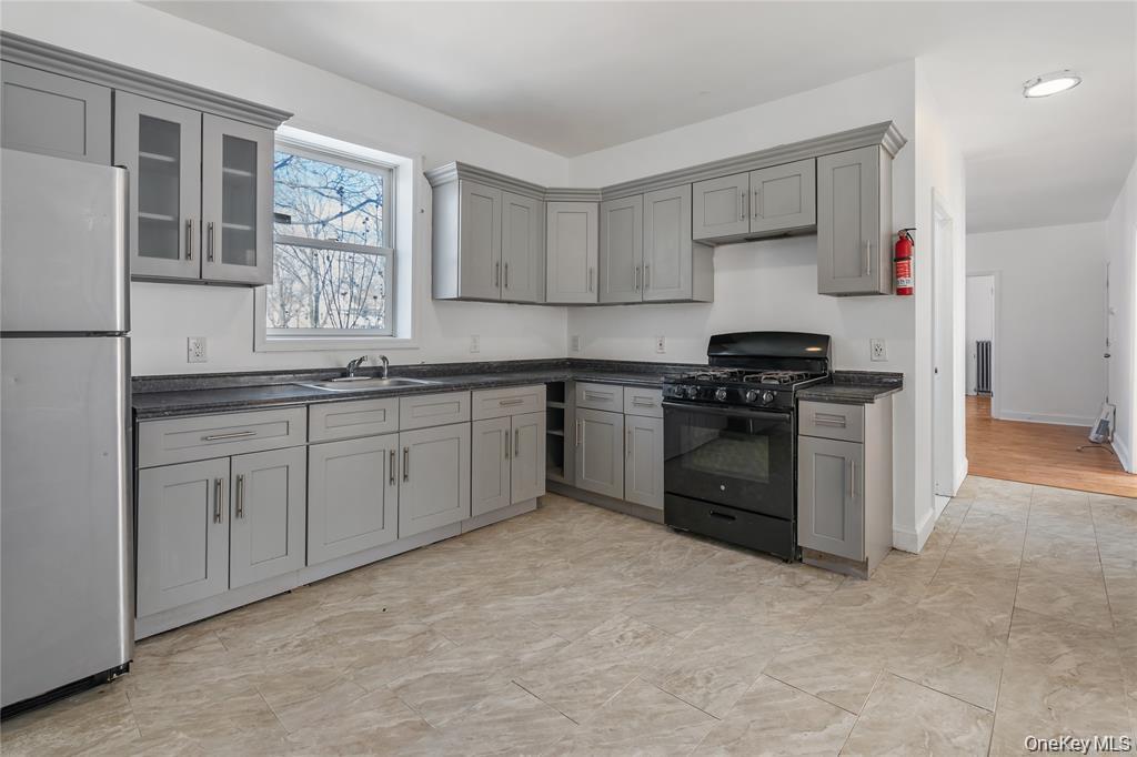 #2 photo, 94 Winnikee Avenue, Poughkeepsie , NY 12601