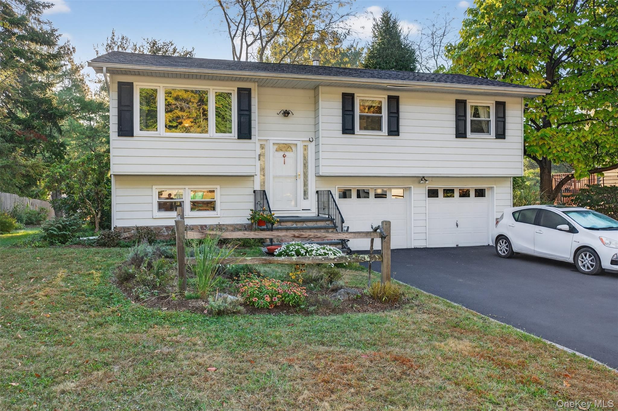 #1 photo, 102 Sutton Park Road, Poughkeepsie , NY 12603