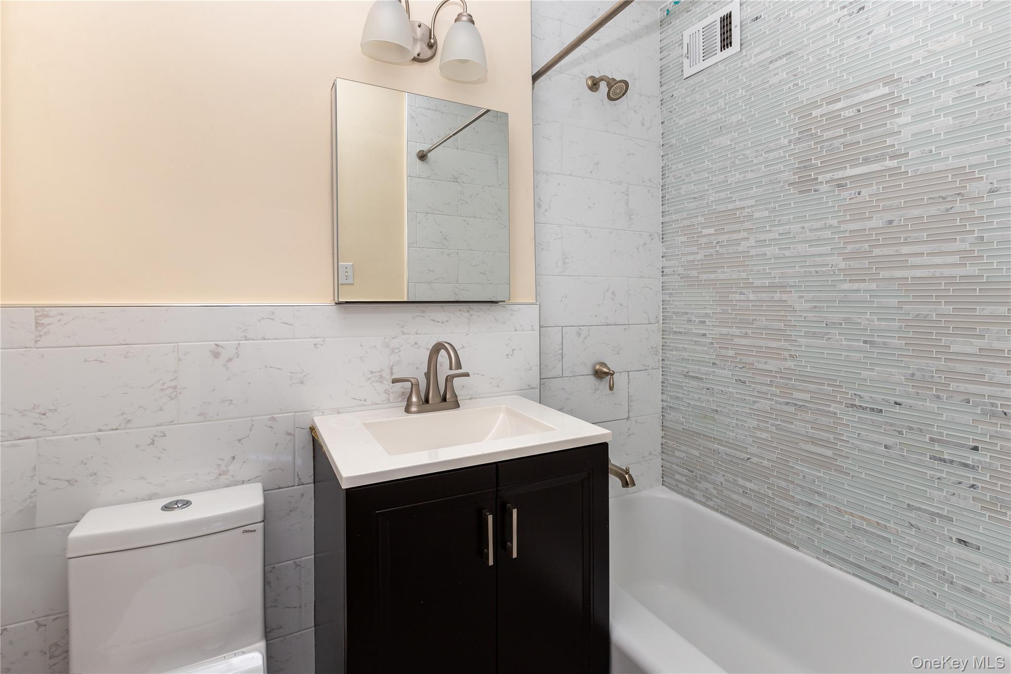 #10 photo, 5355 Henry Hudson Parkway, ブロンクス区 Bronx , NY 10471