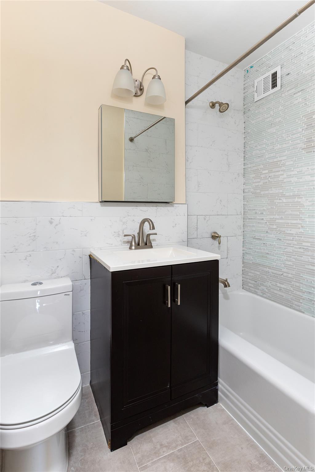 #11 photo, 5355 Henry Hudson Parkway, ブロンクス区 Bronx , NY 10471