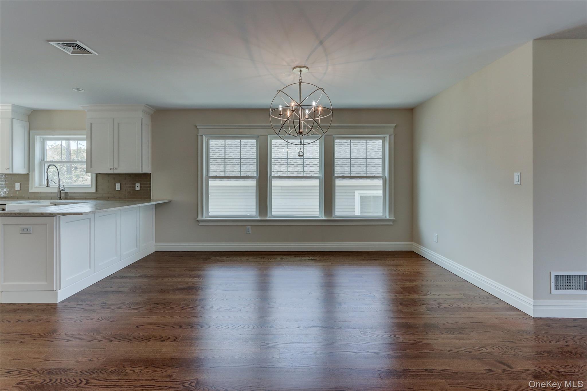 #10 photo, 538 W Walnut Street, ナッソー郡 Long Beach , NY 11561