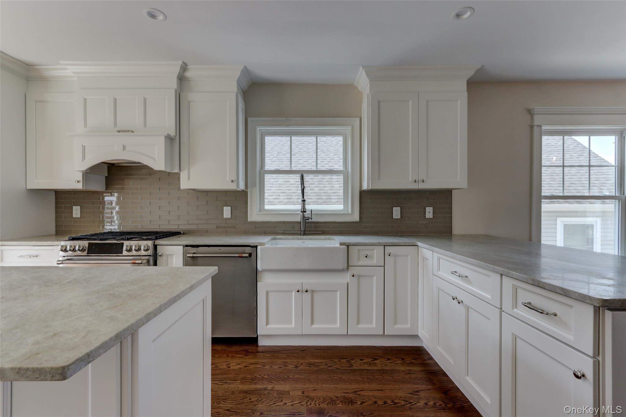 #13 photo, 538 W Walnut Street, ナッソー郡 Long Beach , NY 11561