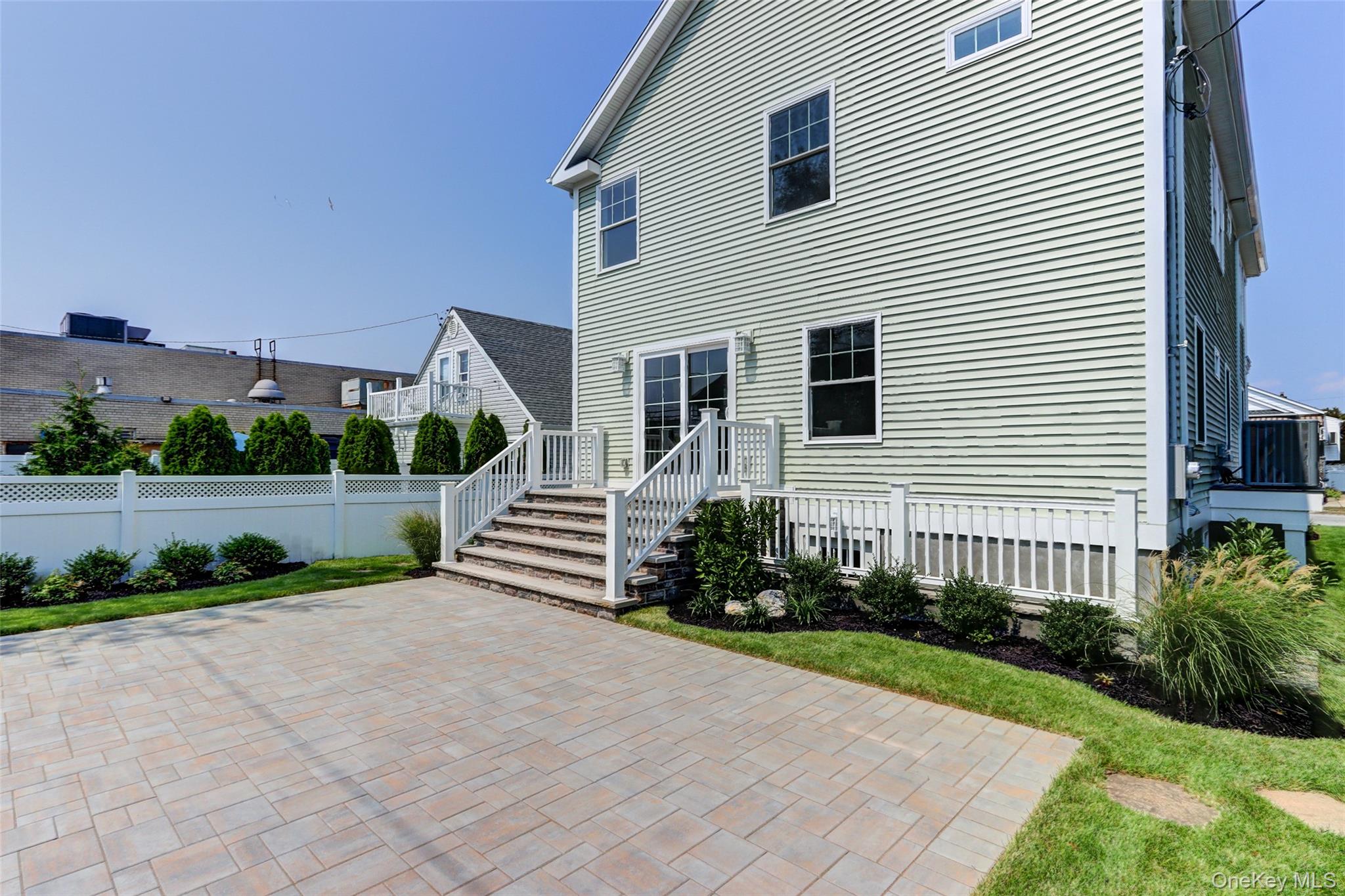 #4 photo, 538 W Walnut Street, ナッソー郡 Long Beach , NY 11561