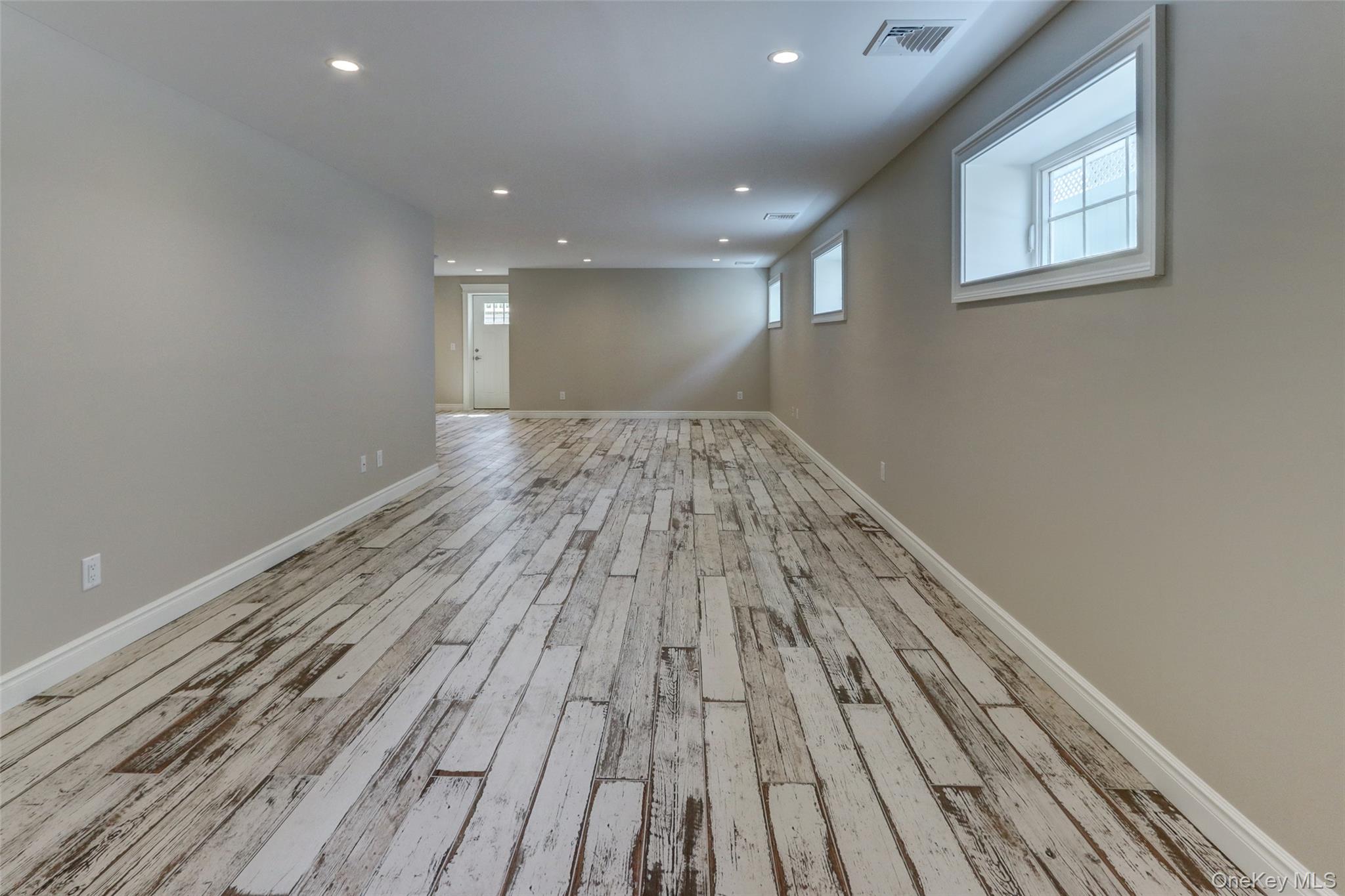 #5 photo, 538 W Walnut Street, ナッソー郡 Long Beach , NY 11561