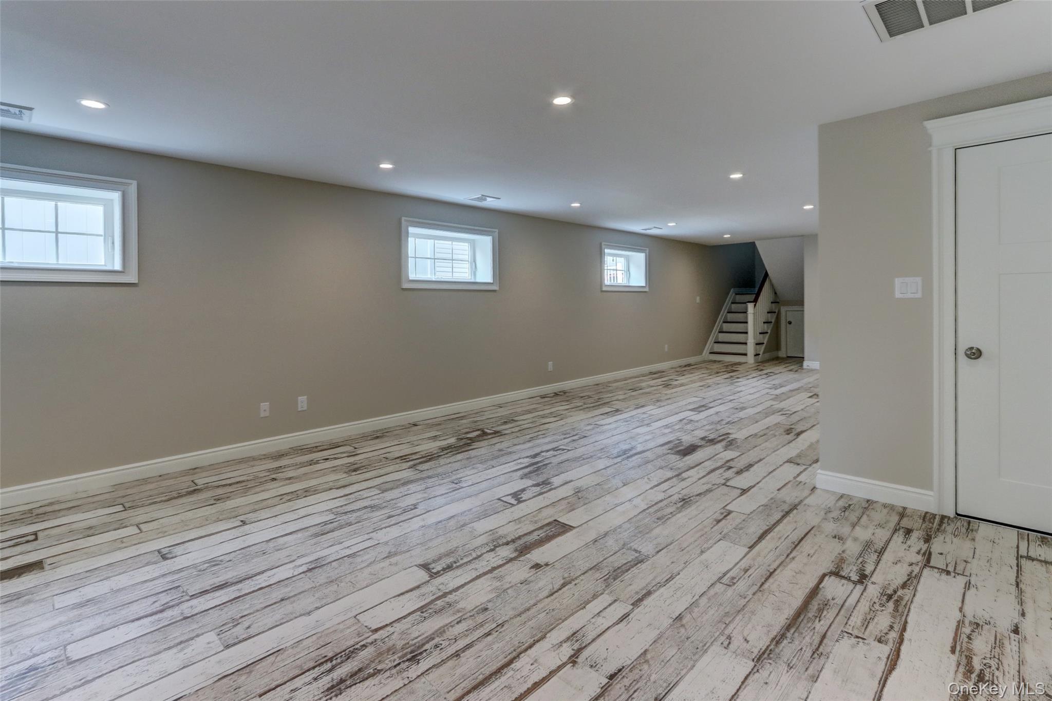 #7 photo, 538 W Walnut Street, ナッソー郡 Long Beach , NY 11561