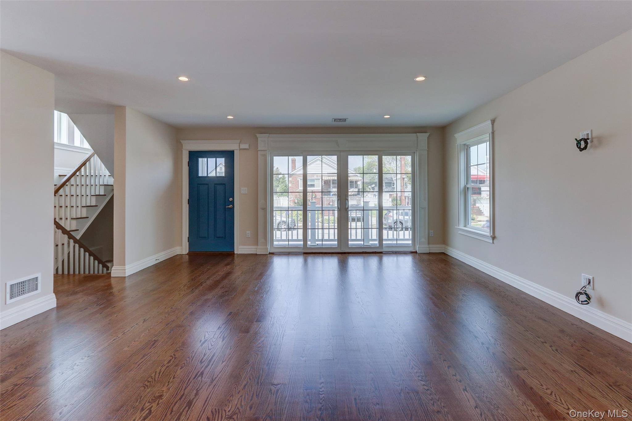 #9 photo, 538 W Walnut Street, ナッソー郡 Long Beach , NY 11561