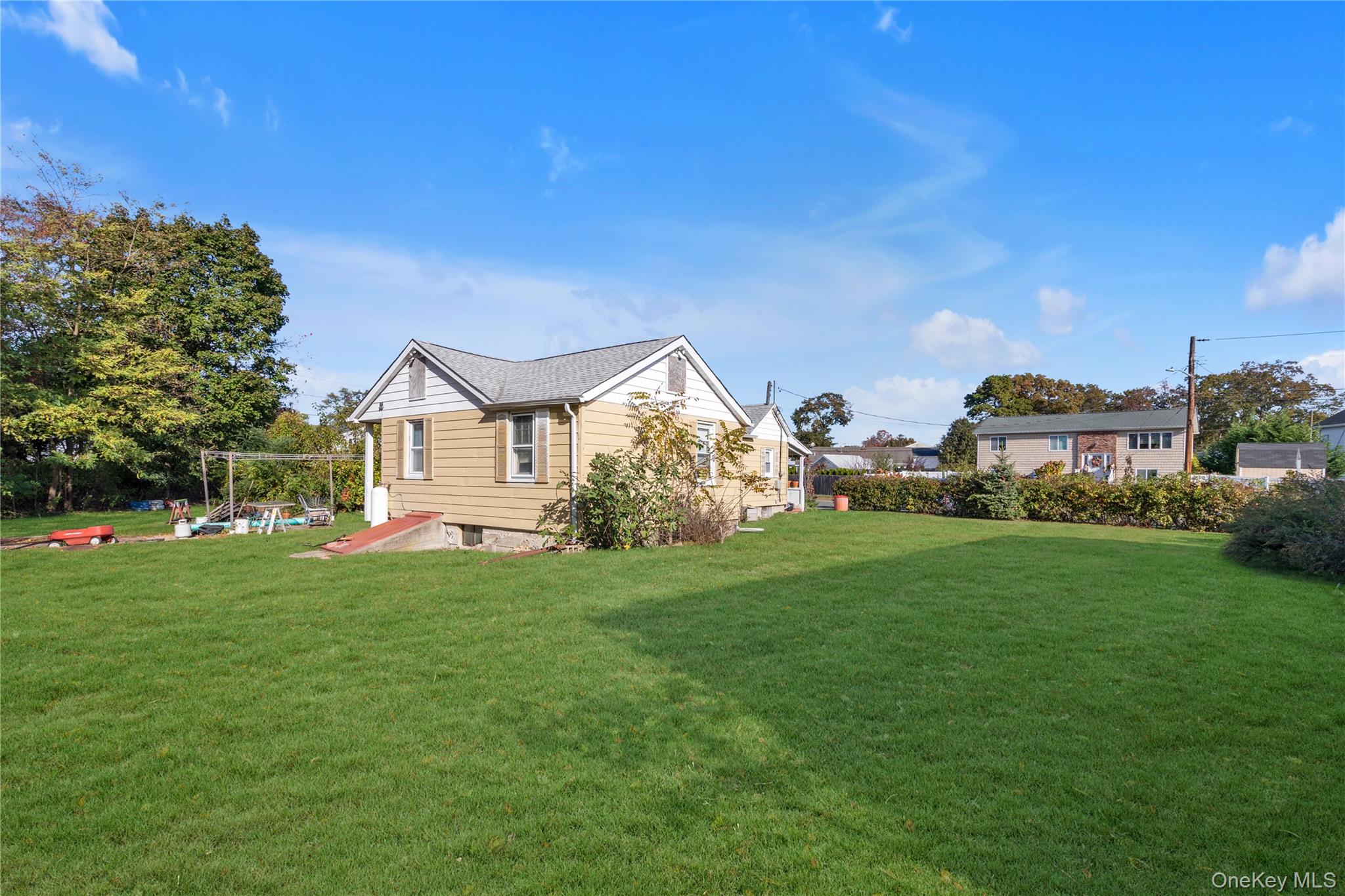 #11 photo, 166 & 170 Woodrow Parkway, West Babylon , NY 11704