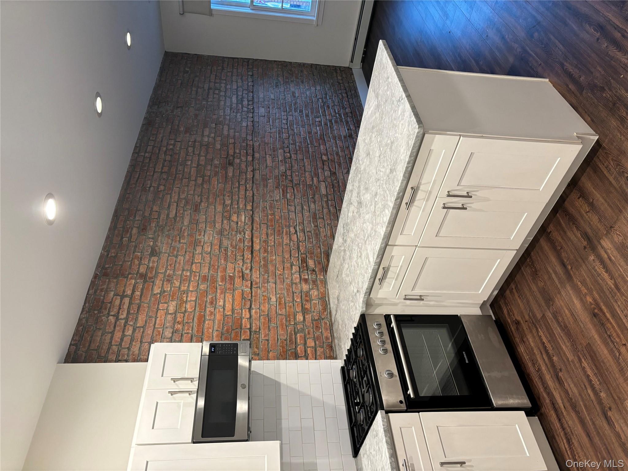 #6 photo, 134 Tulip Avenue, Floral Park , NY 11001