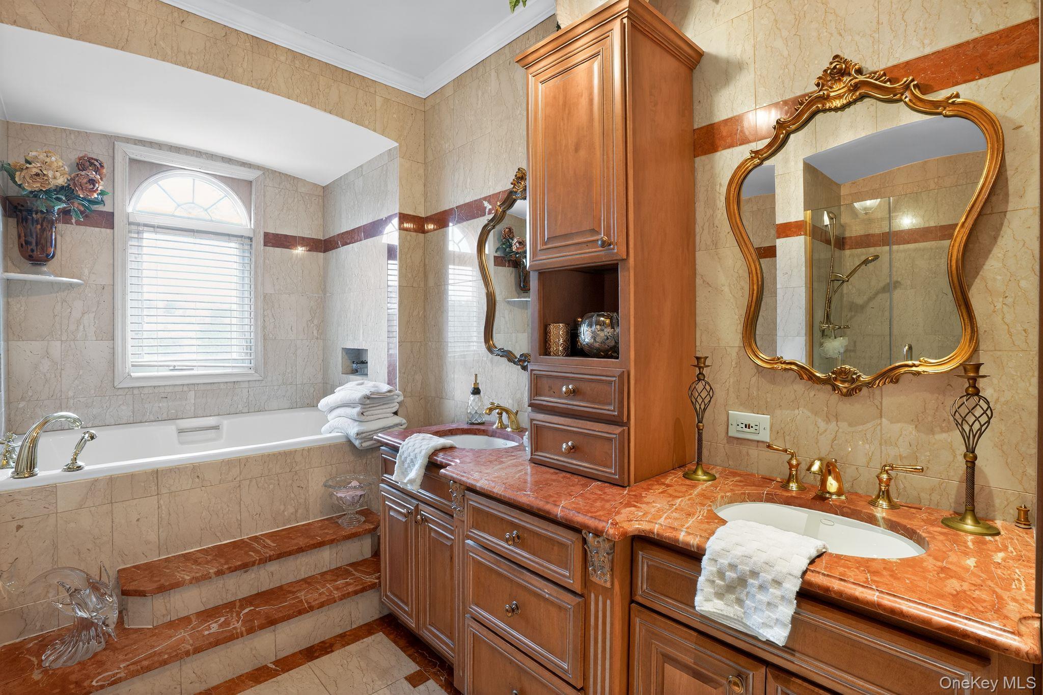 #3 photo, 915 Malba Drive, クイーンズ区 Malba , NY 11357