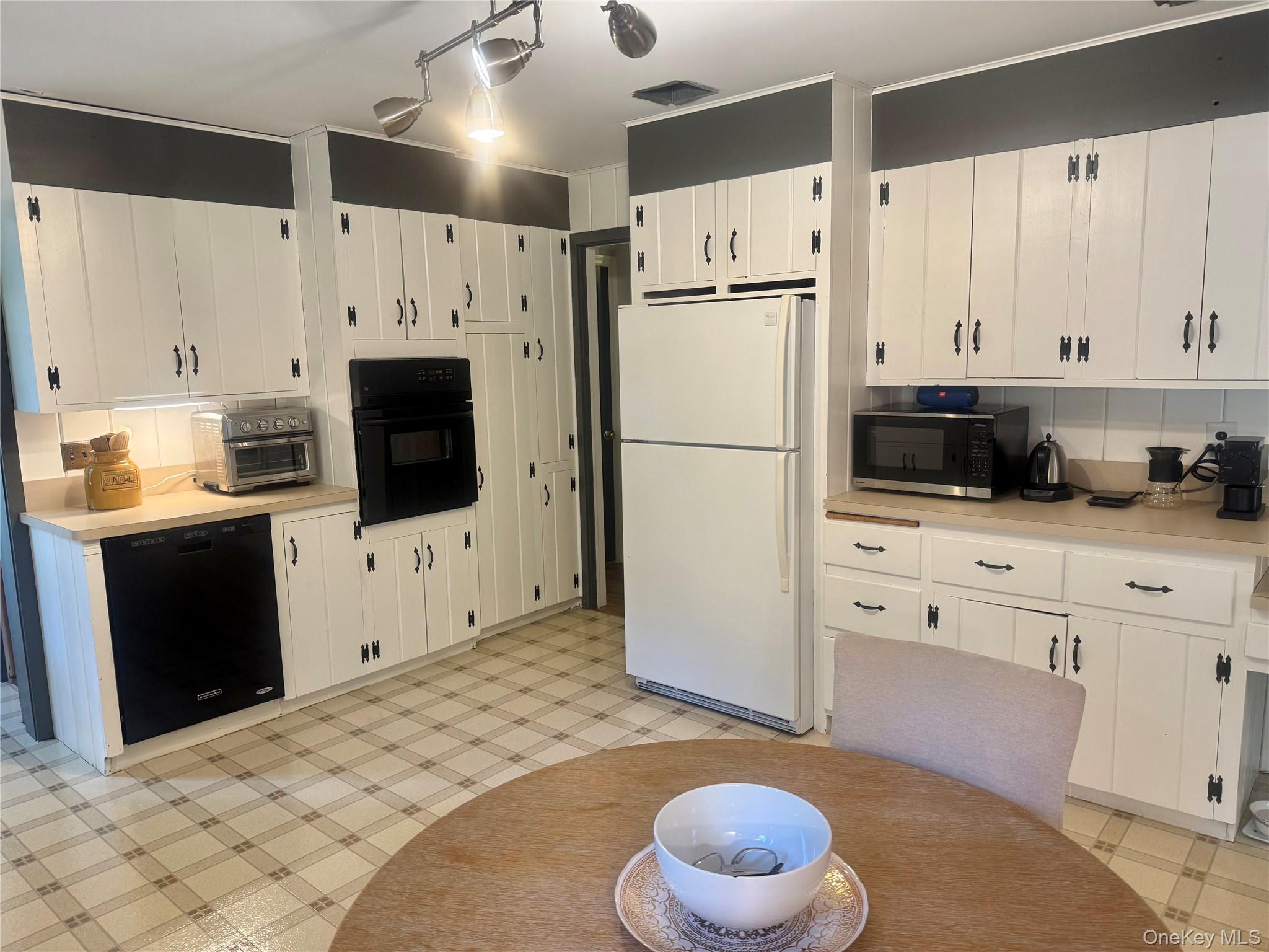 #11 photo, 185 QUAKER Path, 东长岛 East Setauket , NY 11733