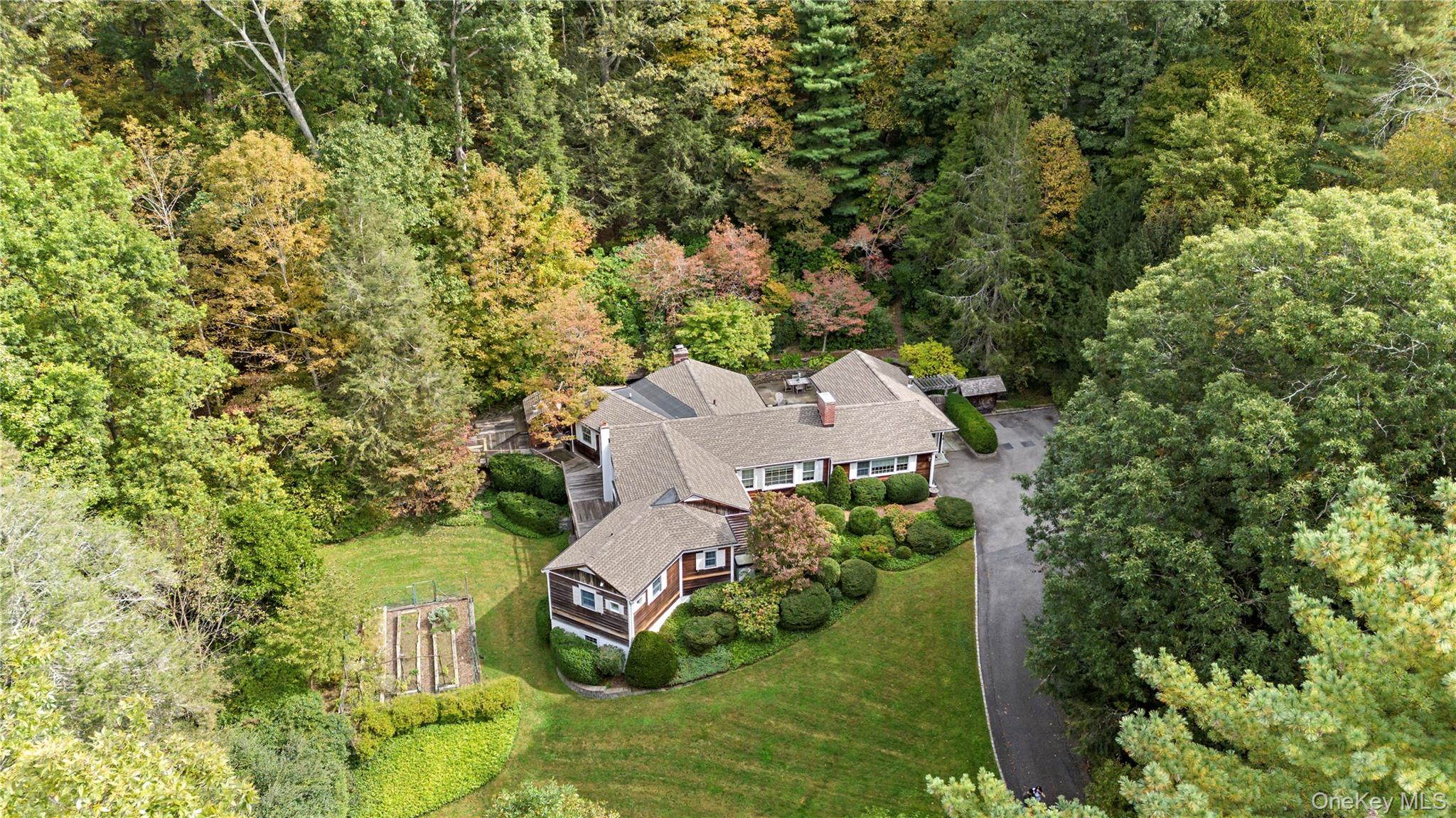 #1 photo, 40 Baylis Lane, Bedford , NY 10506