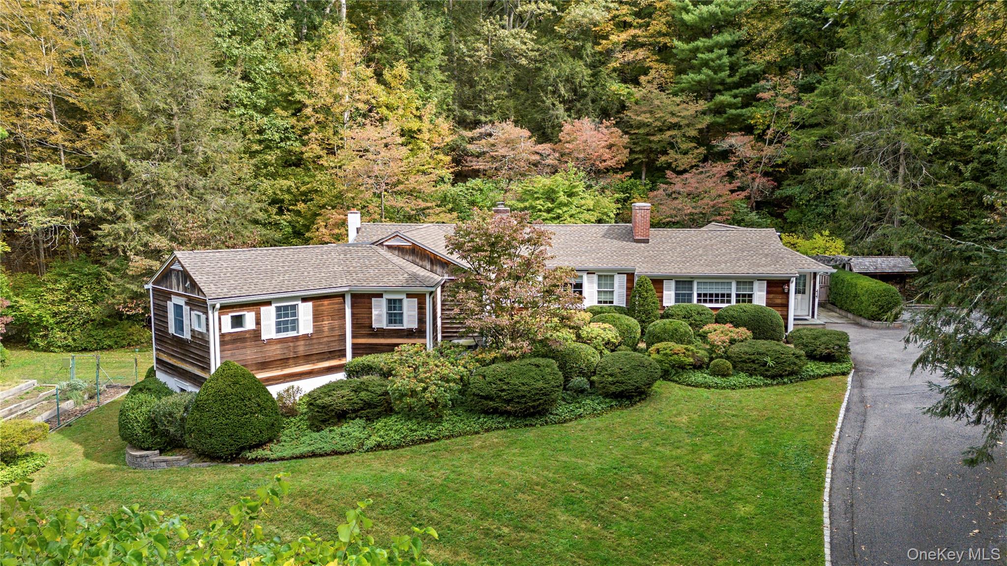 #10 photo, 40 Baylis Lane, Bedford , NY 10506