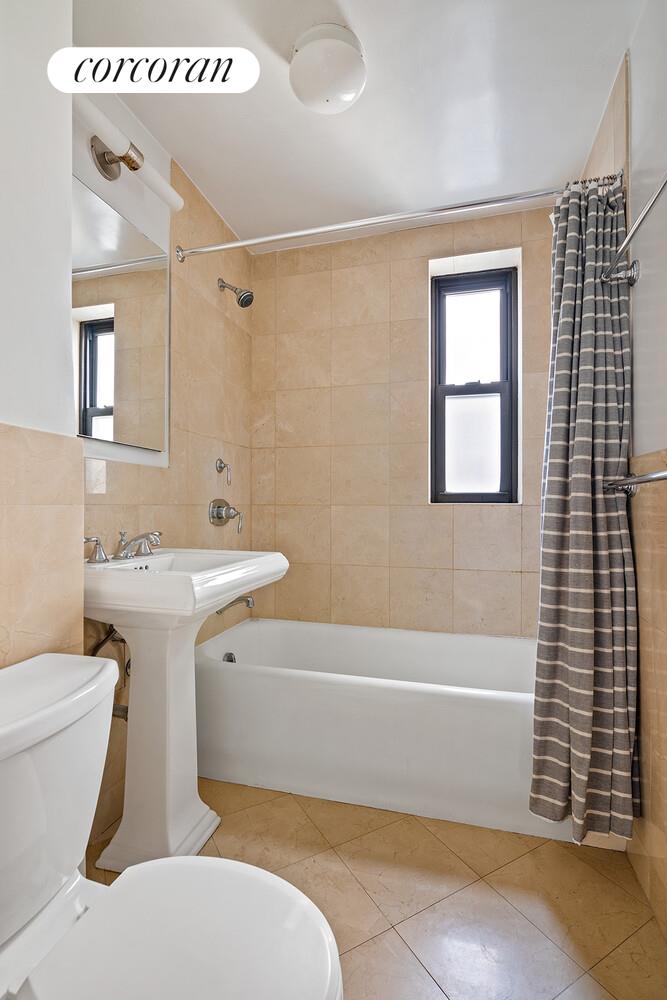 #7 photo, 245 E 72ND Street, Lenox Hill , NY 10021