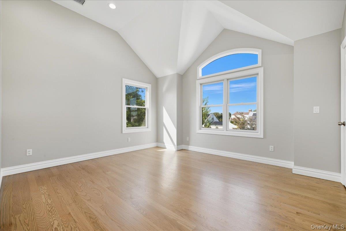 #17 photo, 15 cottage  blvd, Hicksville , NY 11801