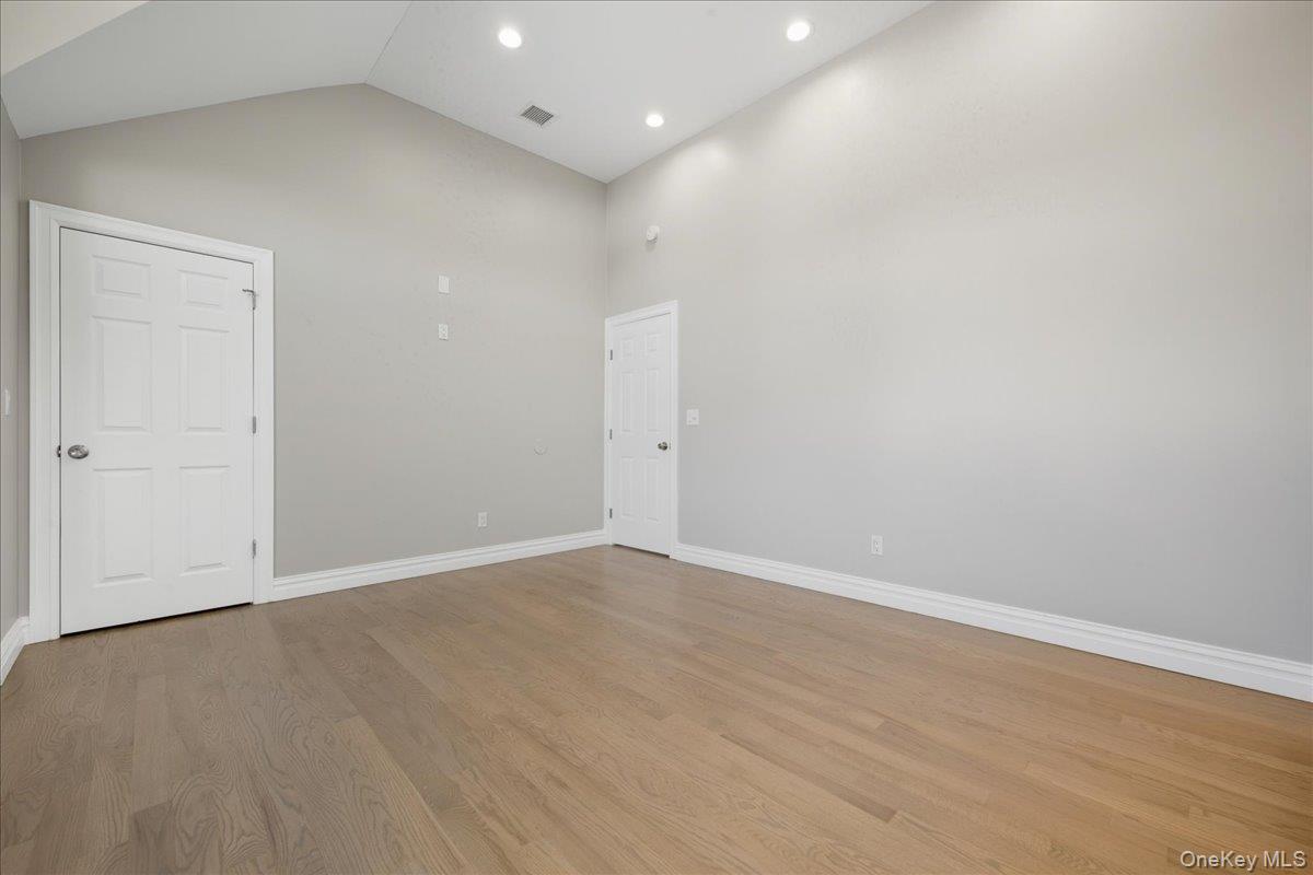 #18 photo, 15 cottage  blvd, Hicksville , NY 11801