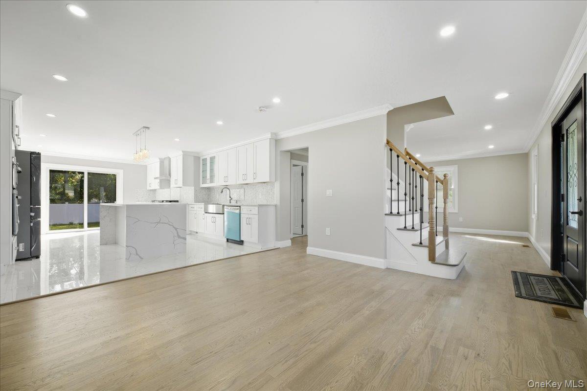 #5 photo, 15 cottage  blvd, Hicksville , NY 11801