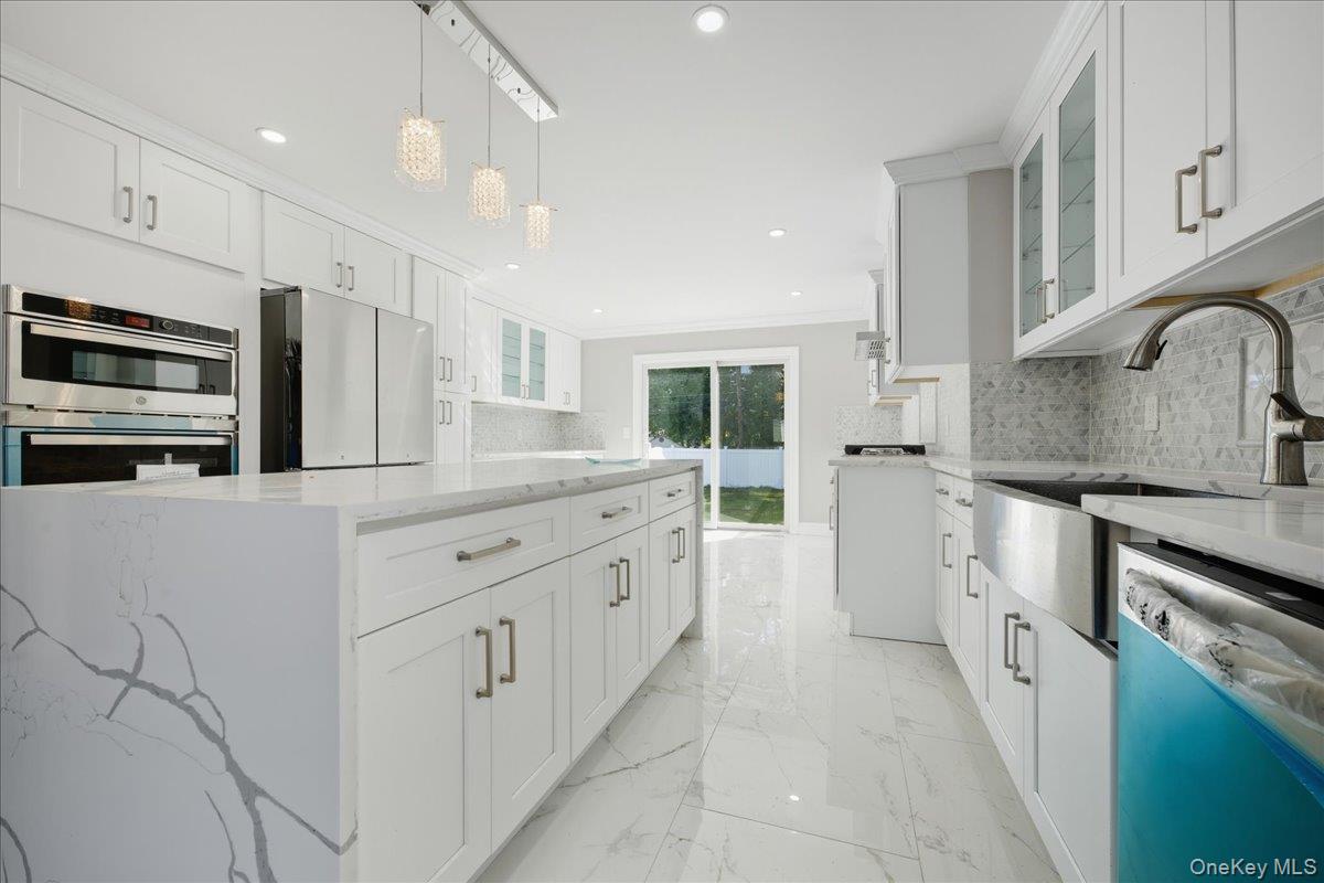 #6 photo, 15 cottage  blvd, Hicksville , NY 11801