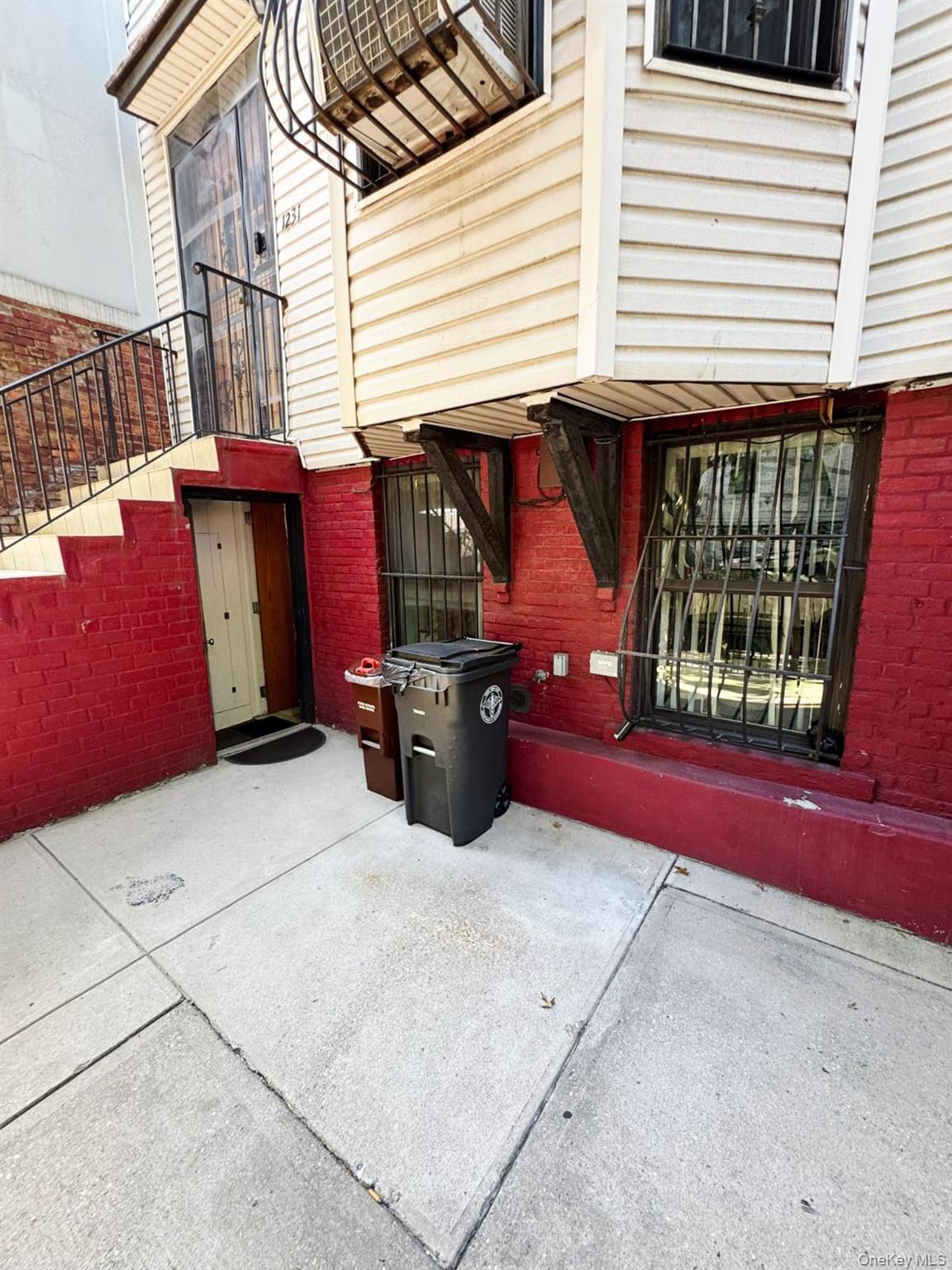 #4 photo, 1231 Putnam Avenue, Brooklyn , NY 11221