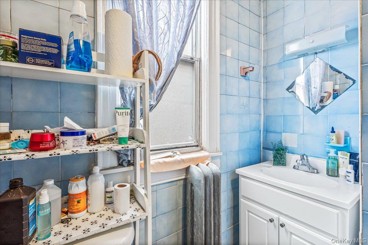 #14 photo, 34-49 110th Street, クイーンズ区 Corona , NY 11368