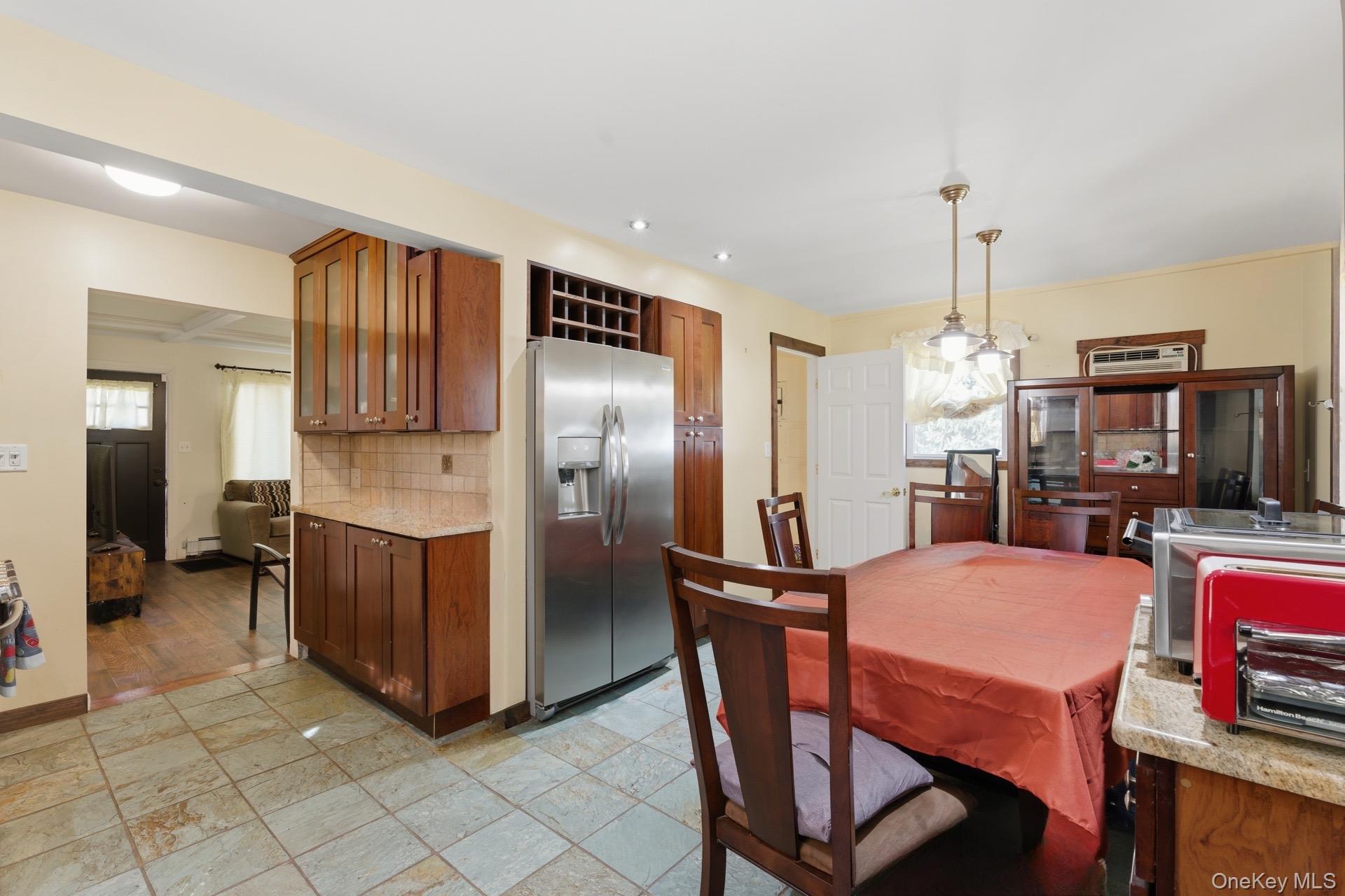 #11 photo, 1537 N Thompson Drive, Bay Shore , NY 11706