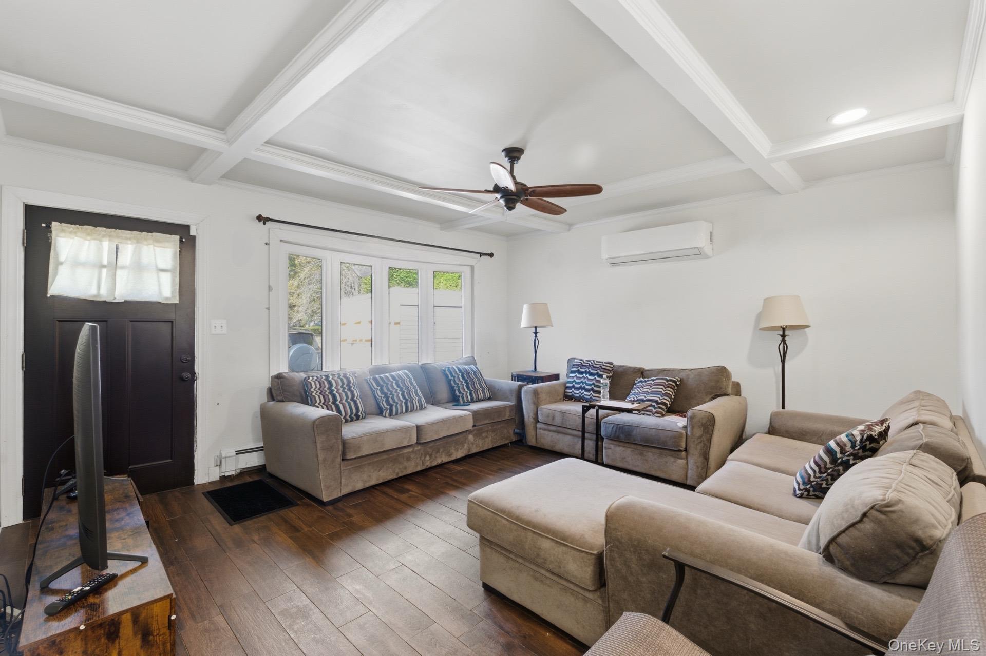 #6 photo, 1537 N Thompson Drive, Bay Shore , NY 11706