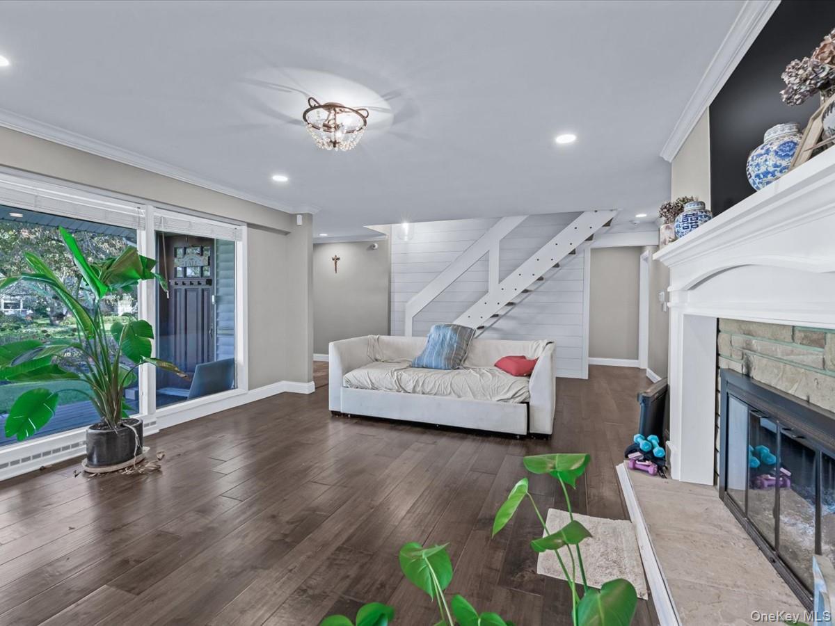 #4 photo, 28 S Pinelake Drive, Patchogue , NY 11772