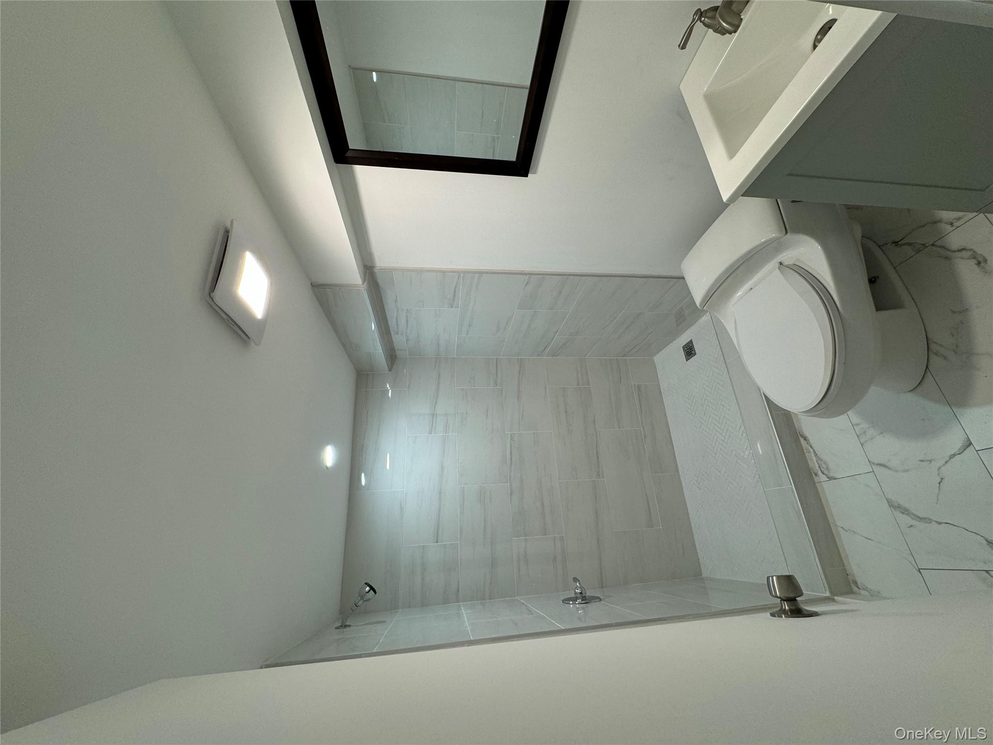 #11 photo, 248 Fulton Street, ナッソー郡 Westbury , NY 11590