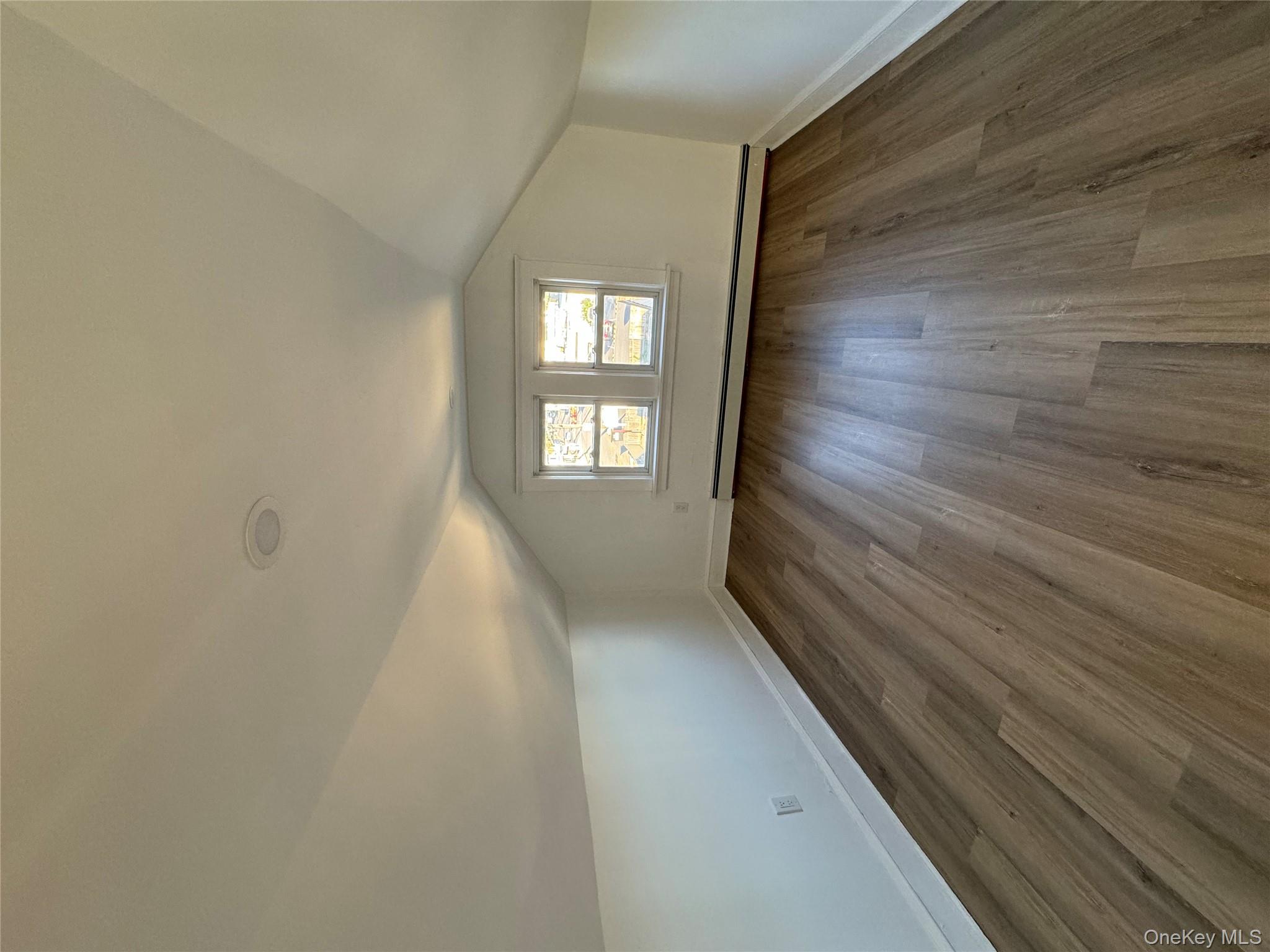 #13 photo, 248 Fulton Street, ナッソー郡 Westbury , NY 11590