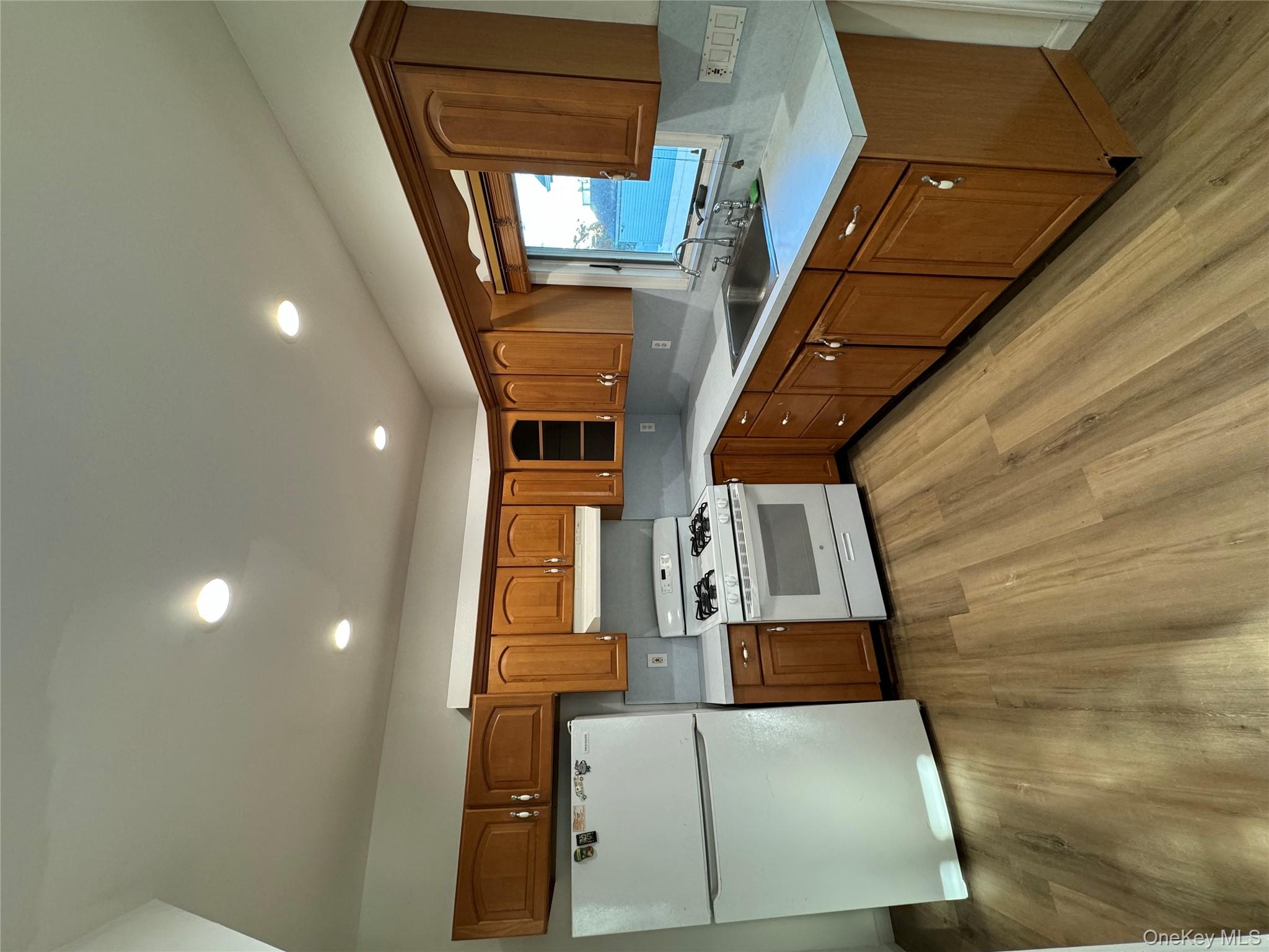 #8 photo, 248 Fulton Street, ナッソー郡 Westbury , NY 11590