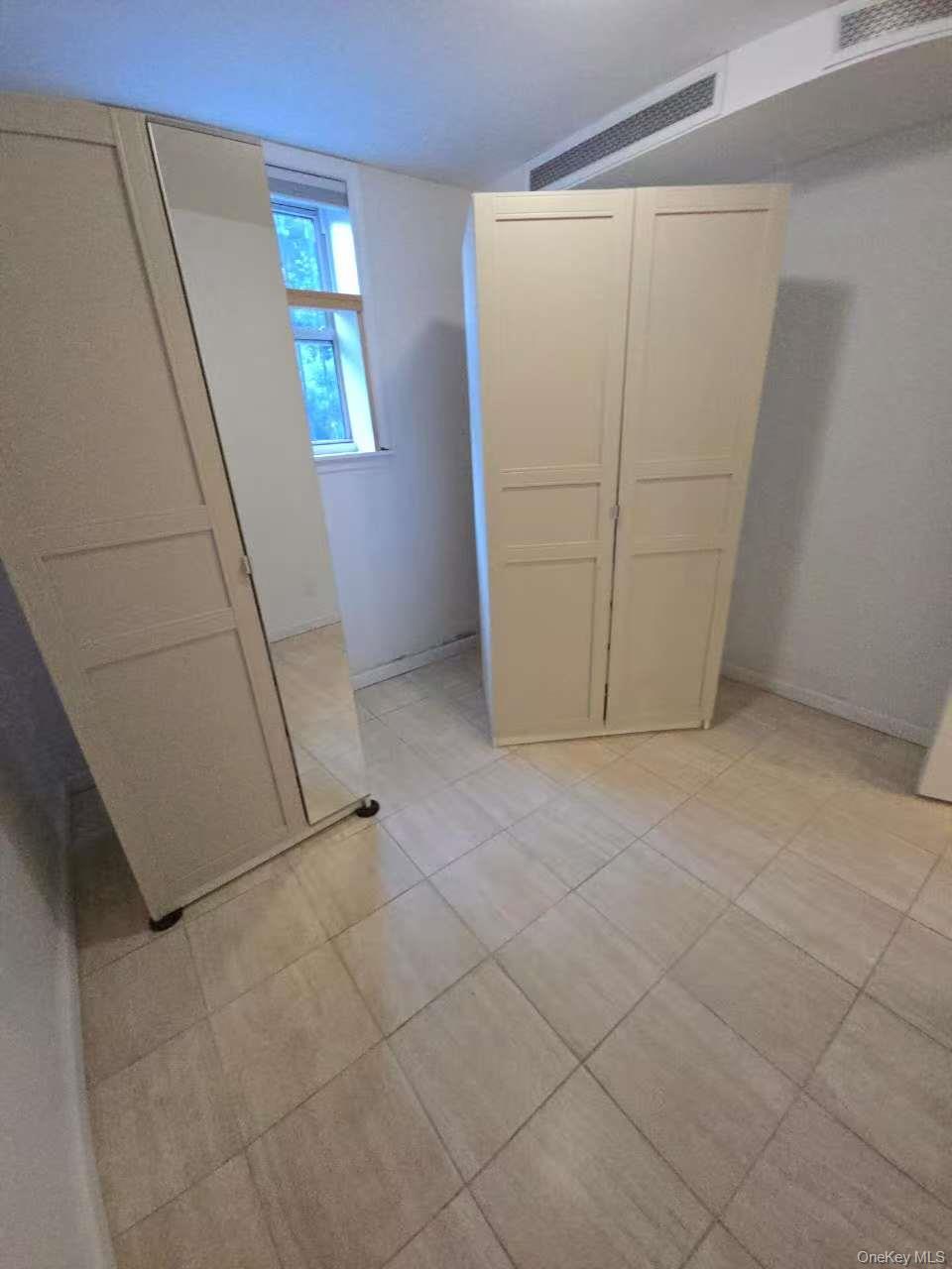 #7 photo, 31-05 90th Street, クイーンズ区 East Elmhurst , NY 11369