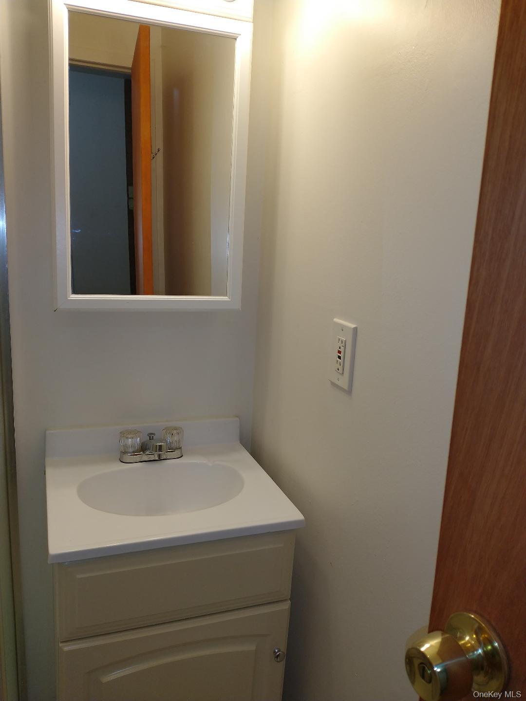 #12 photo, 540 Oak Street, Copiague , NY 11726