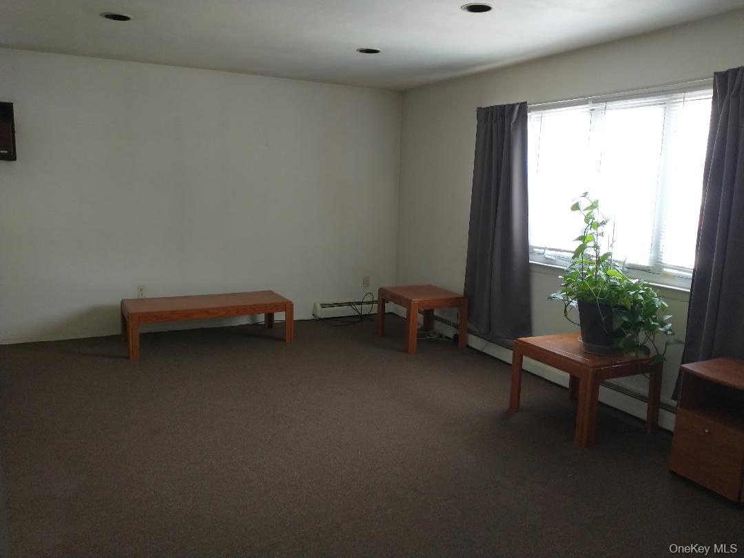 #4 photo, 540 Oak Street, Copiague , NY 11726