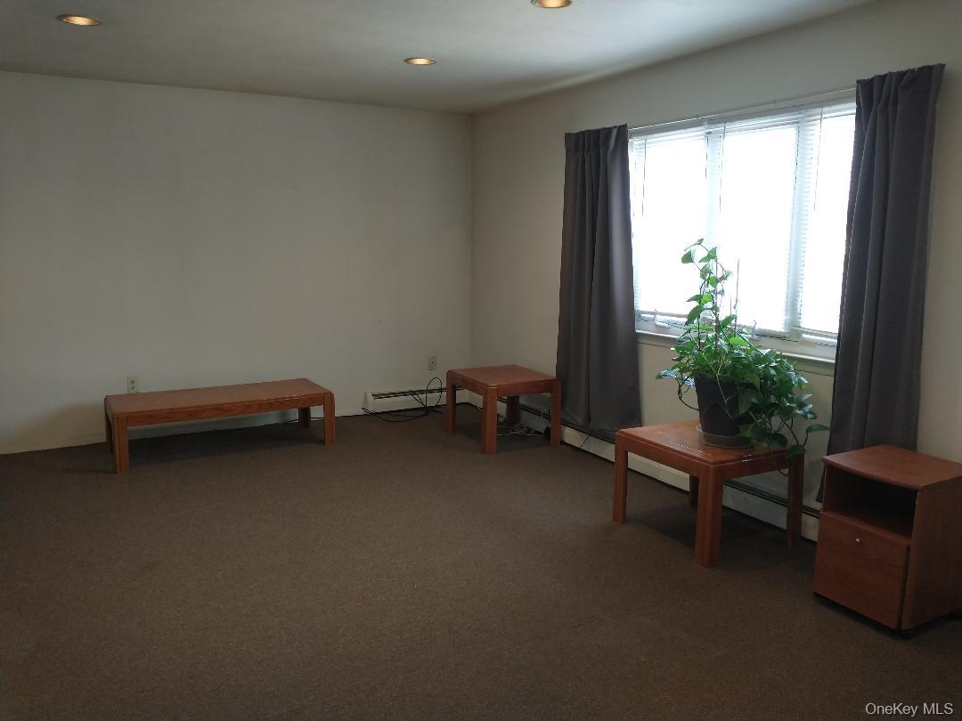 #8 photo, 540 Oak Street, Copiague , NY 11726