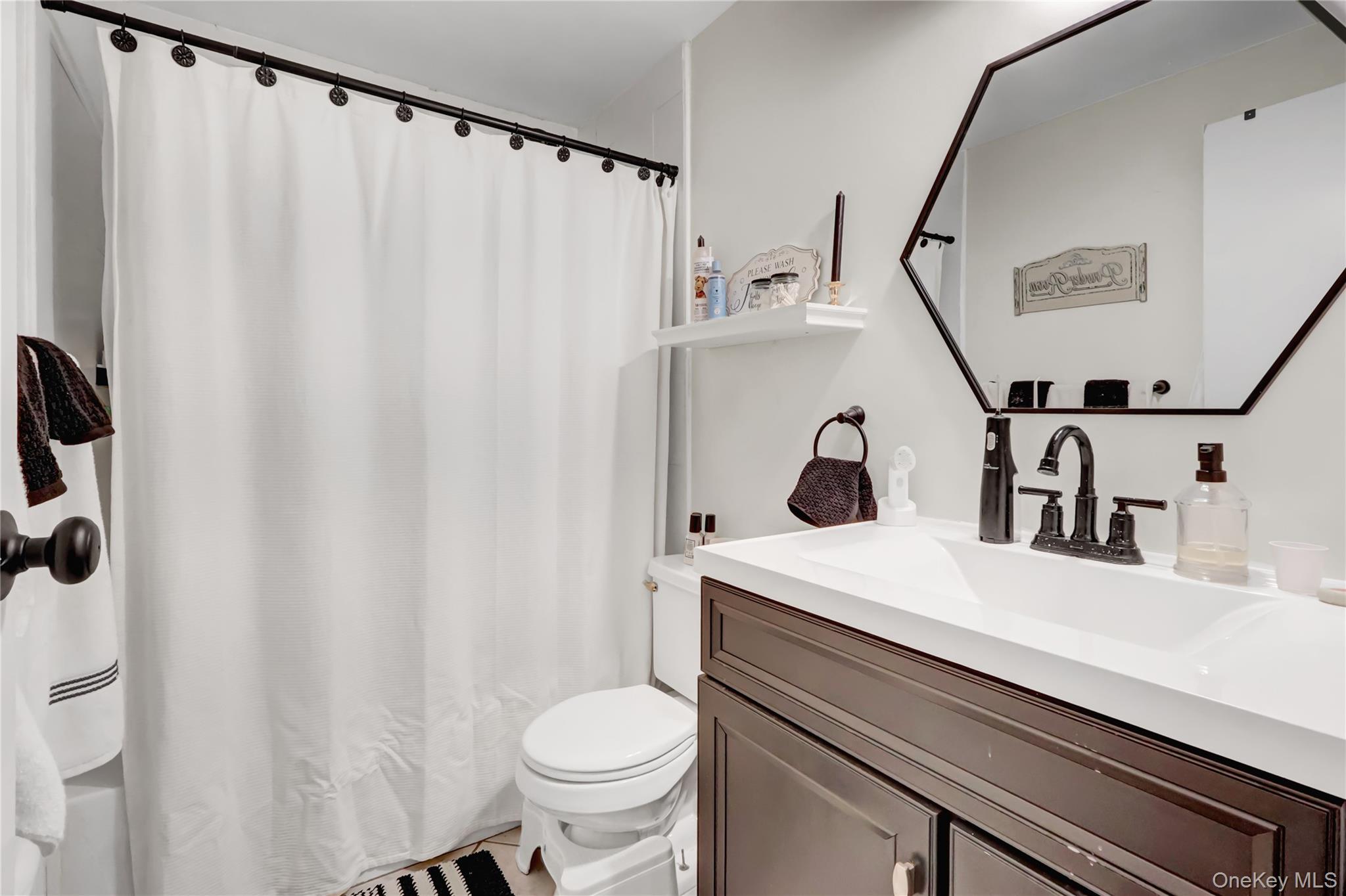 #19 photo, 89 Marie Street, Lindenhurst , NY 11757