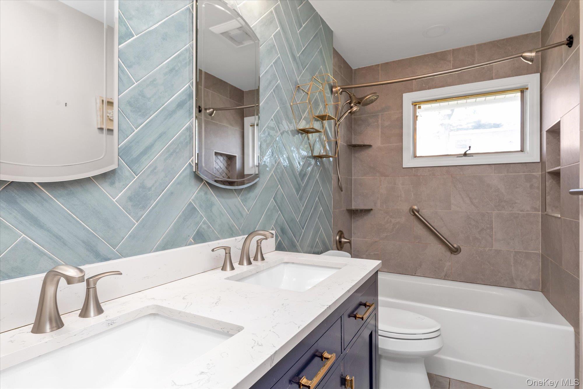 #17 photo, 336 W 9th Street, Deer Park , NY 11729