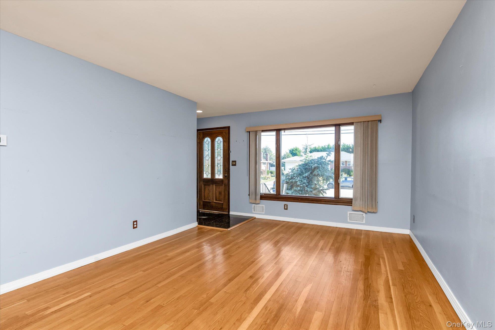 #3 photo, 336 W 9th Street, Deer Park , NY 11729