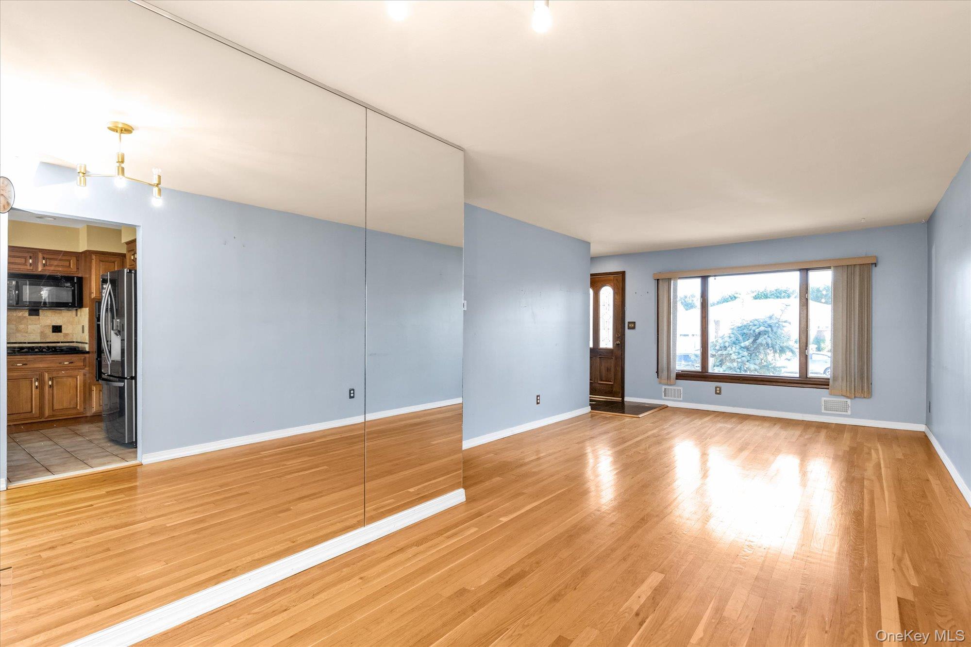 #7 photo, 336 W 9th Street, Deer Park , NY 11729