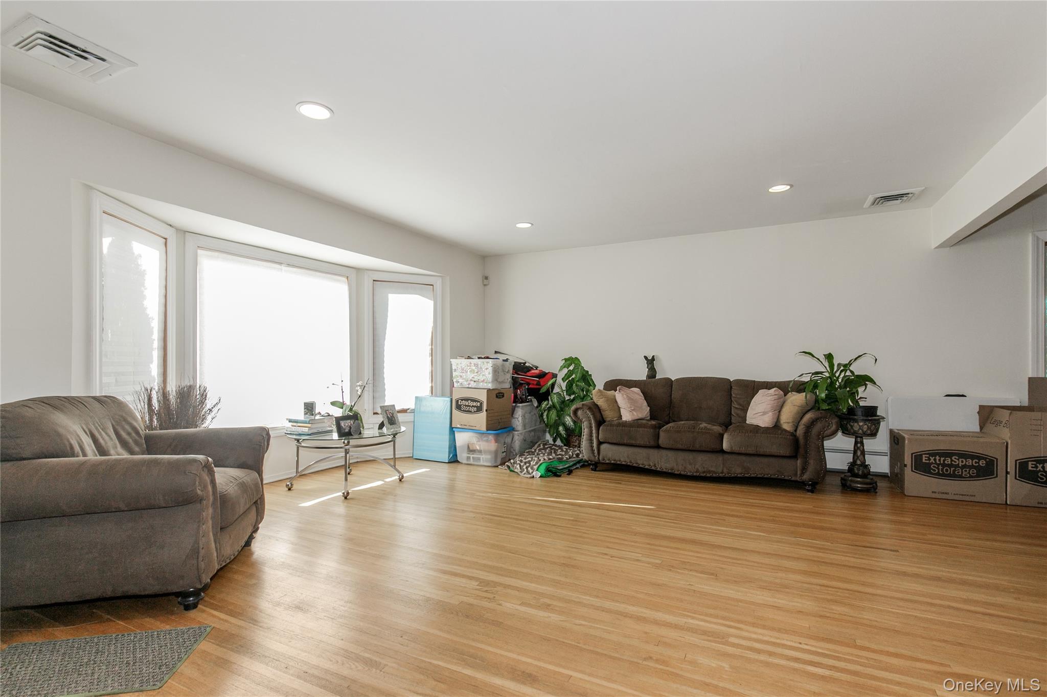 #4 photo, 61 Mitchell Avenue, Plainview , NY 11803