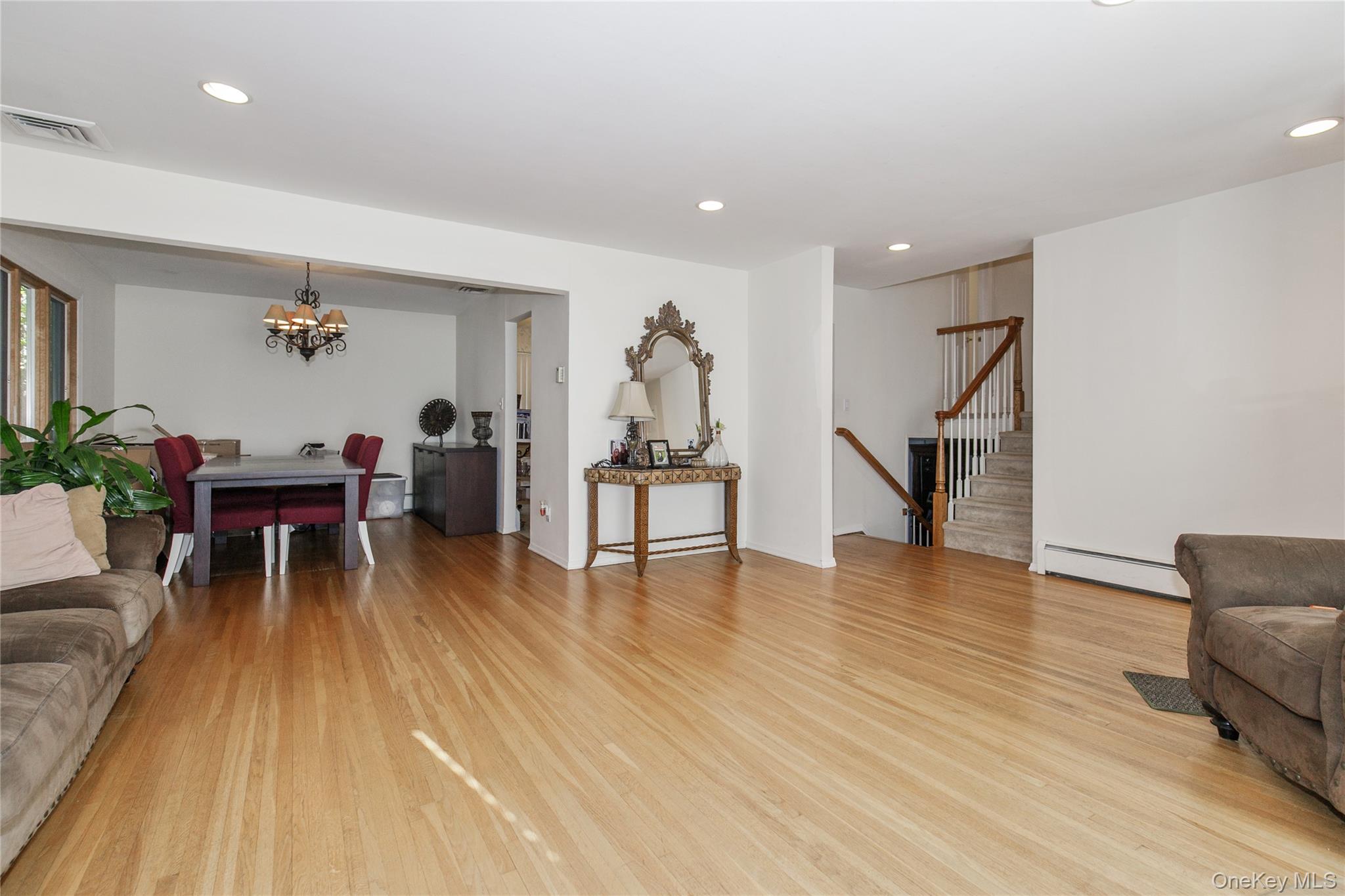 #5 photo, 61 Mitchell Avenue, Plainview , NY 11803