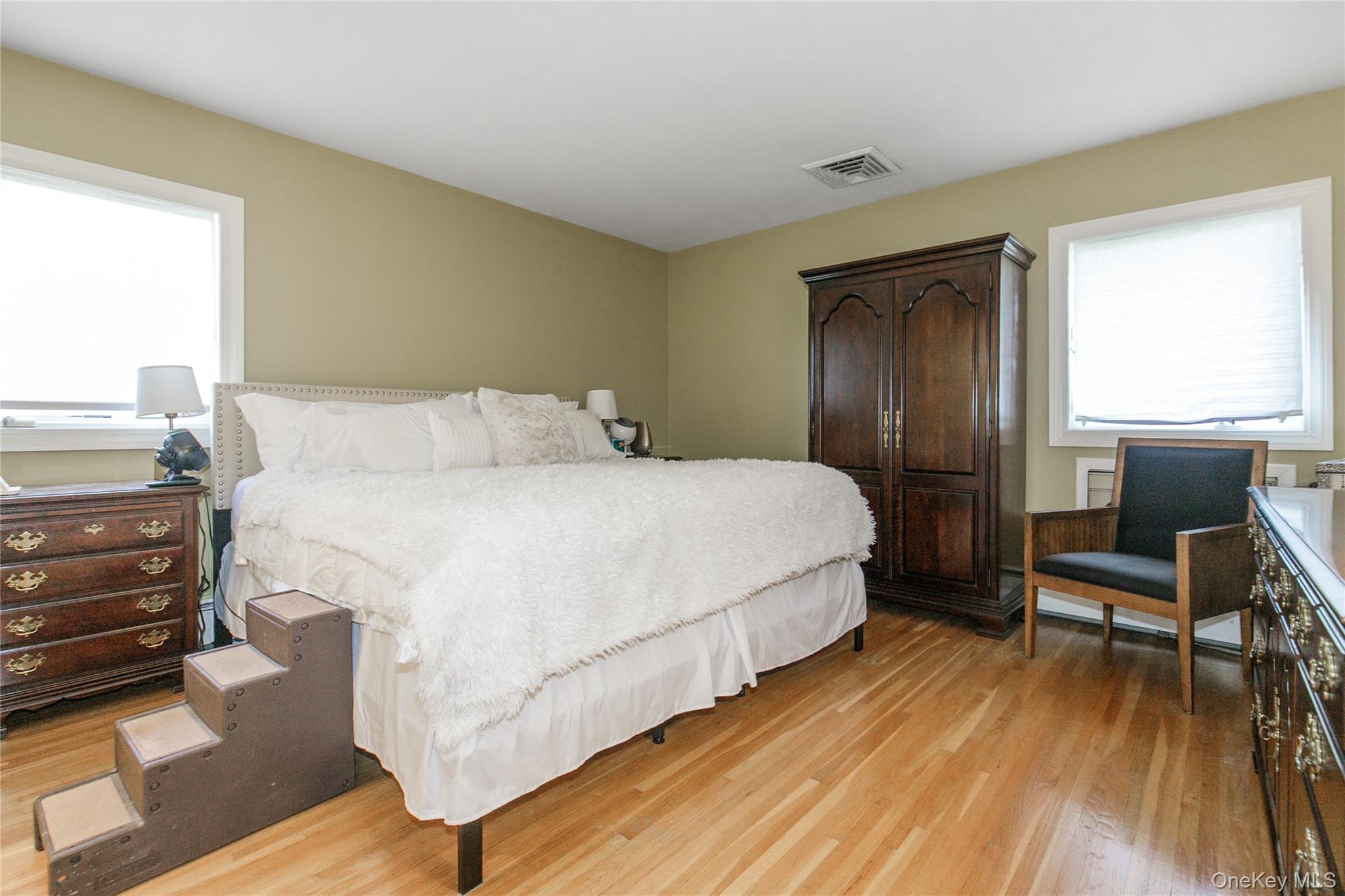 #9 photo, 61 Mitchell Avenue, Plainview , NY 11803