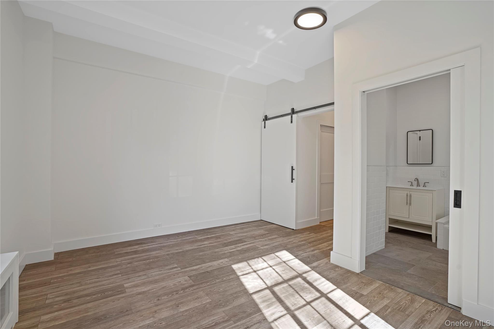 #10 photo, 20 Continental Avenue, クイーンズ区 Forest Hills , NY 11375