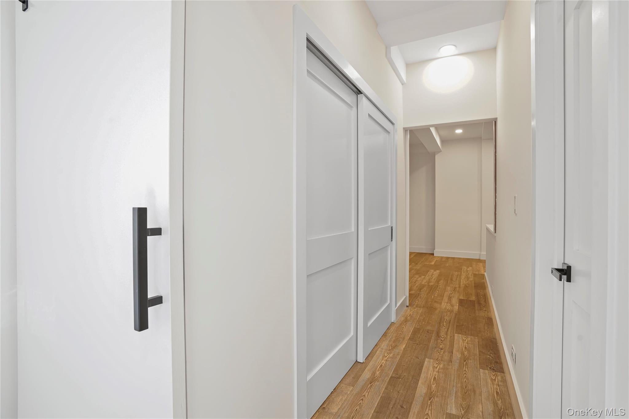 #12 photo, 20 Continental Avenue, クイーンズ区 Forest Hills , NY 11375