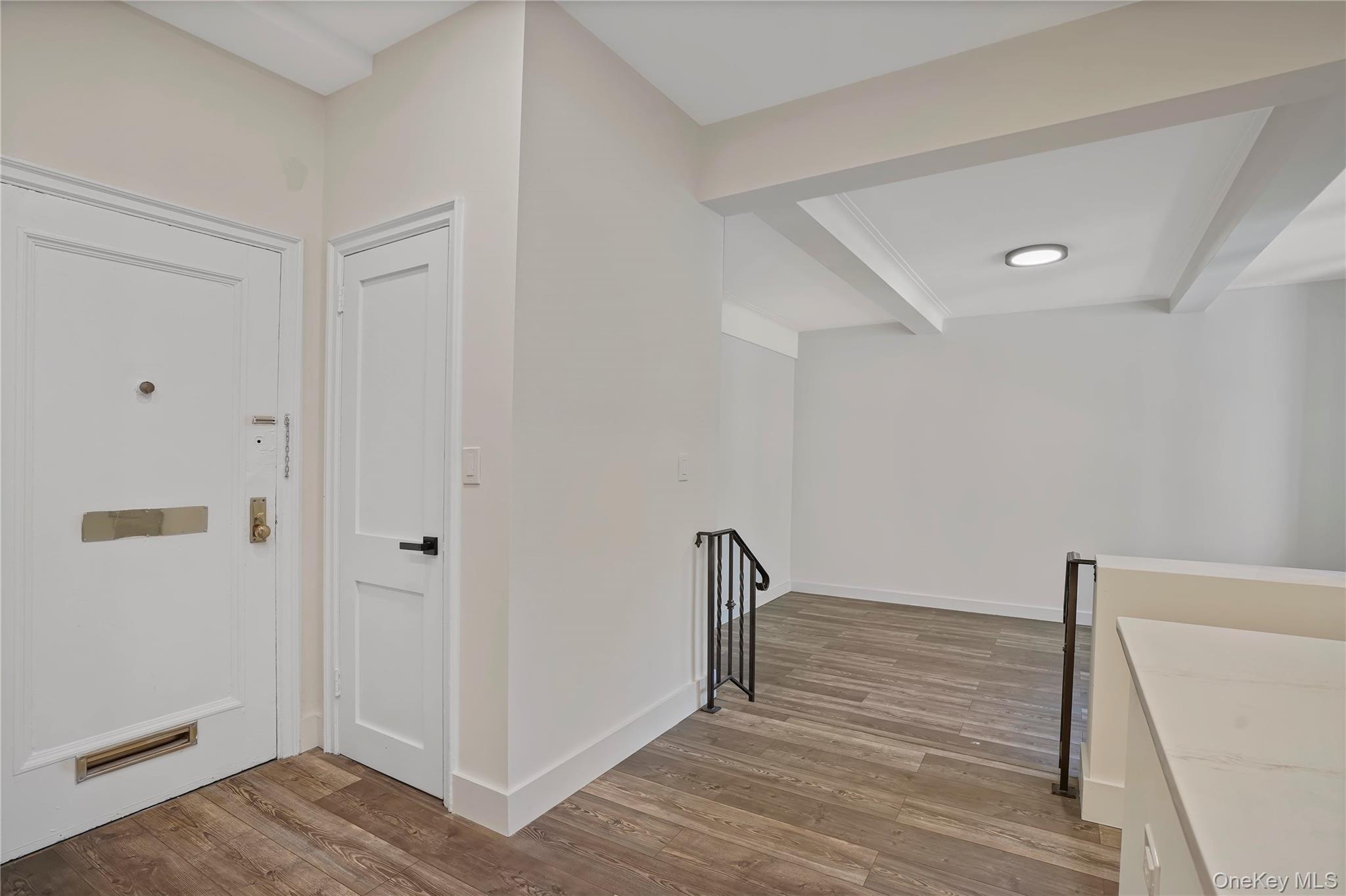 #14 photo, 20 Continental Avenue, クイーンズ区 Forest Hills , NY 11375